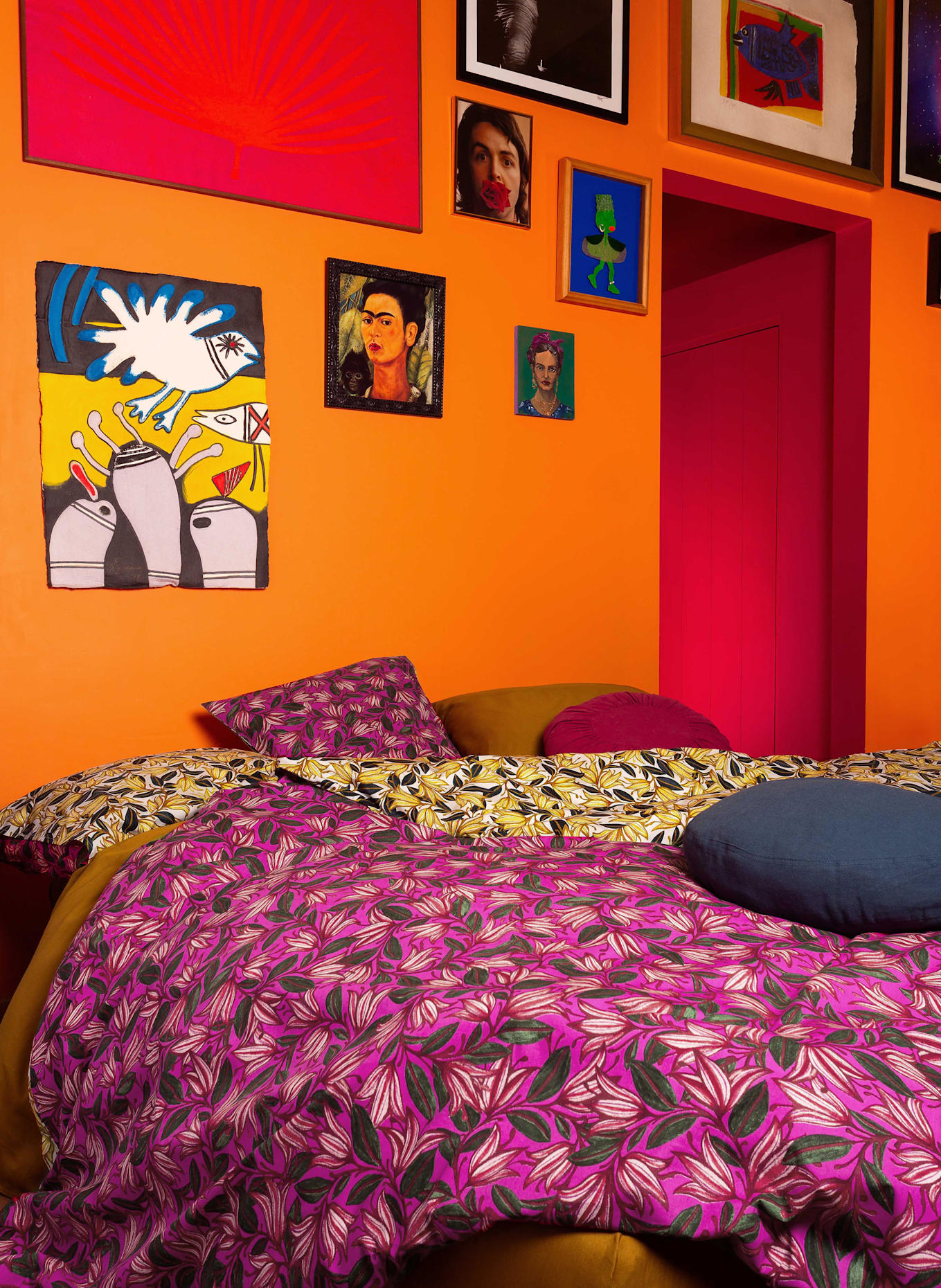 ESSENZA & CO Pościel BELLFLOWER dwustronna: MOCNORÓŻOWY / ŻÓŁTY