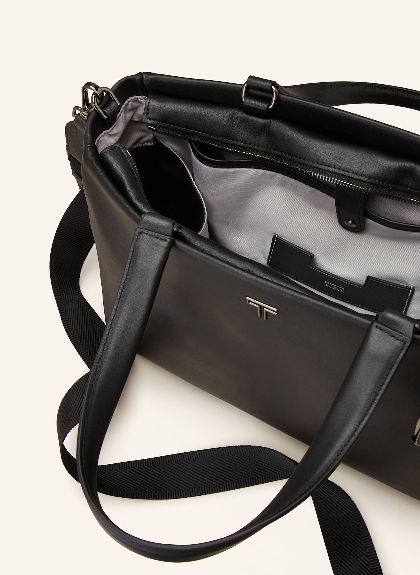 Tumi leather tote bag 2025