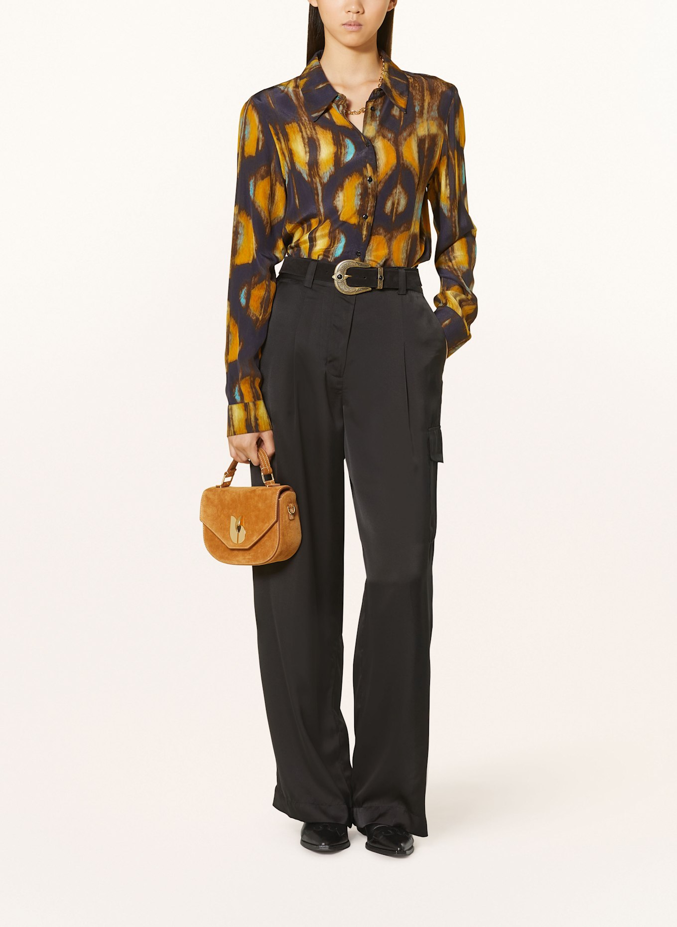 ba&sh Cargohose CARY aus Satin: SCHWARZ