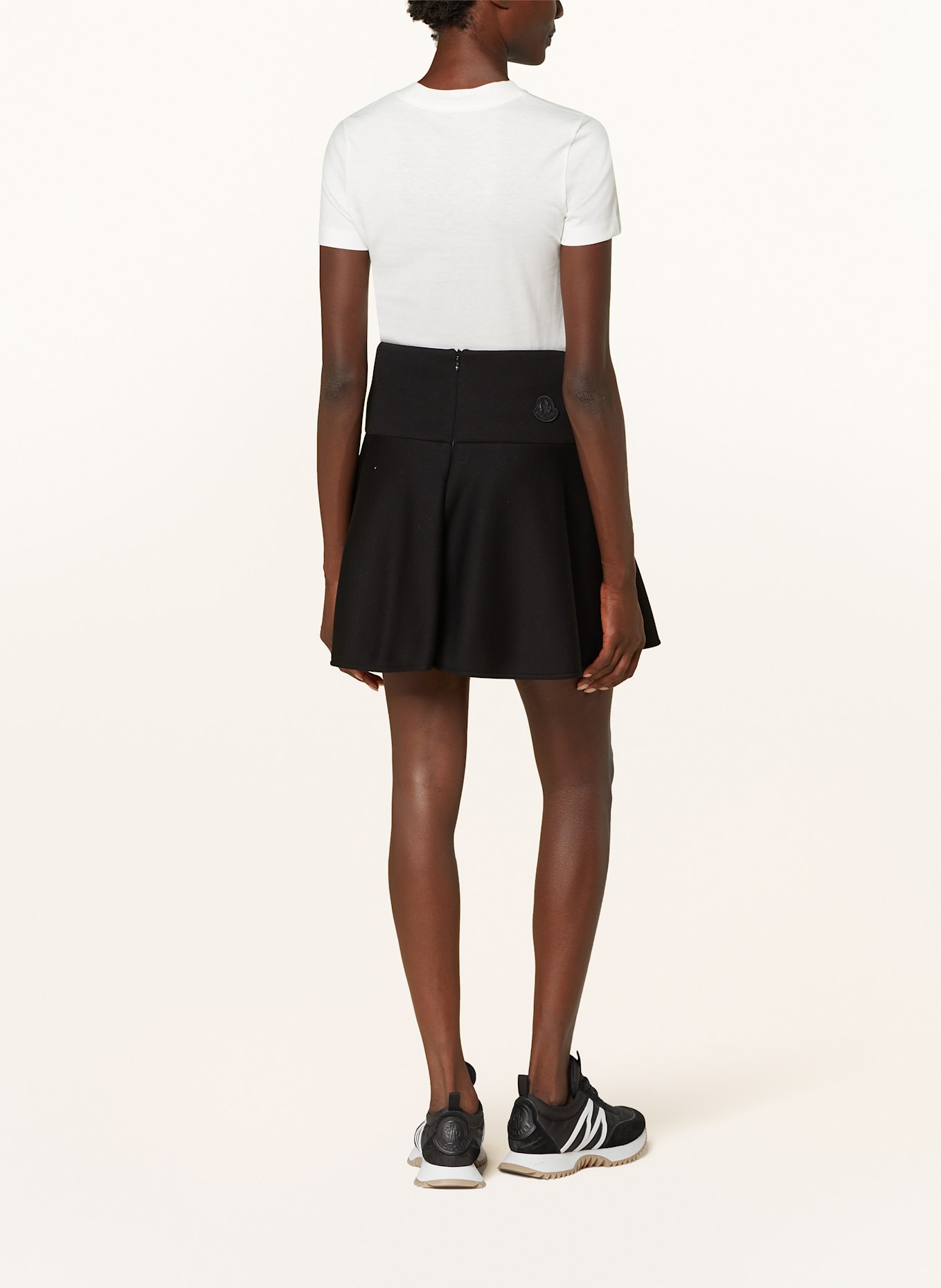 MONCLER T-Shirt mit Schmucksteinen: WEISS