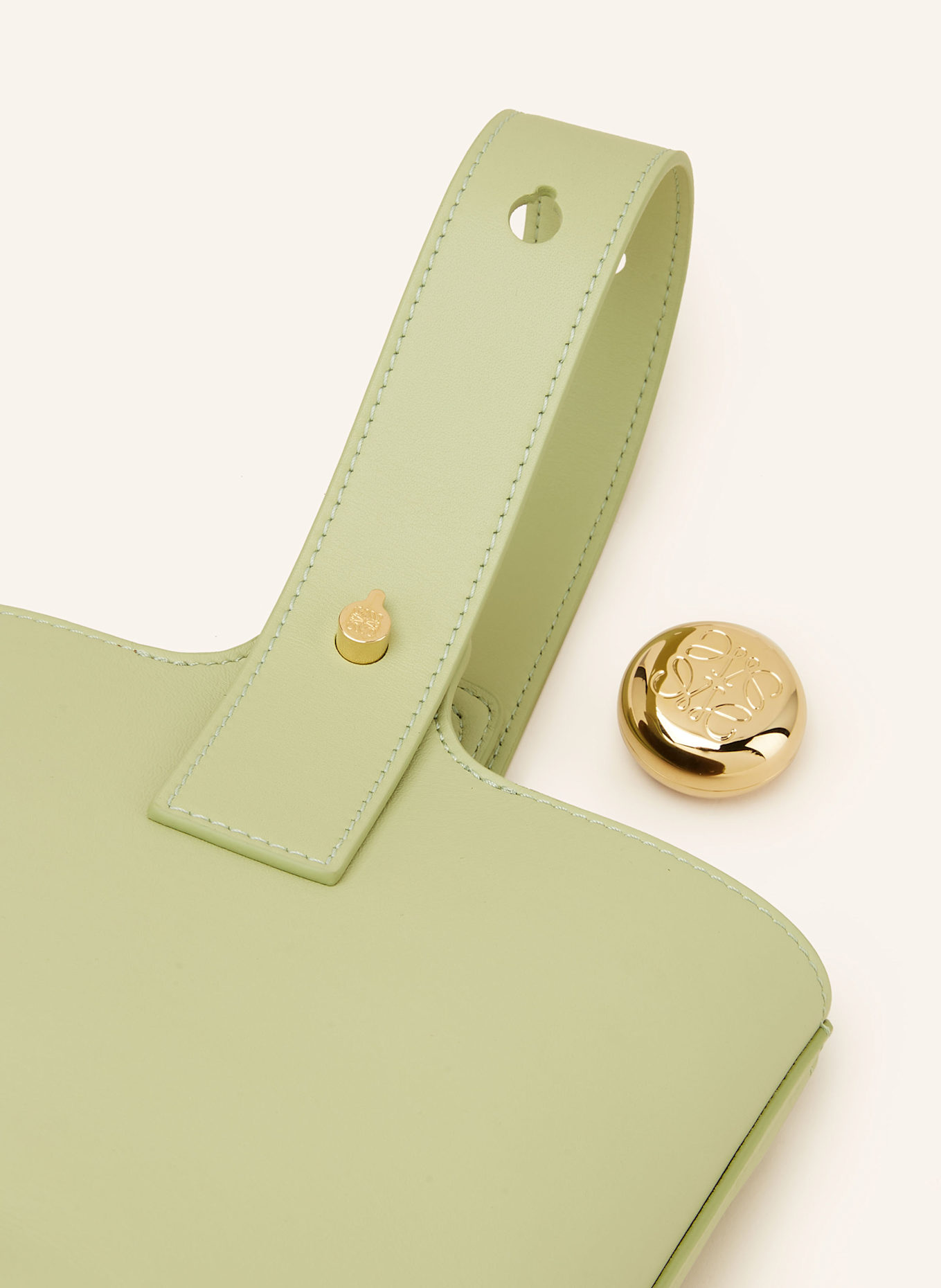 LOEWE Handtasche PEBBLE BUCKET MINI: HELLGRÜN