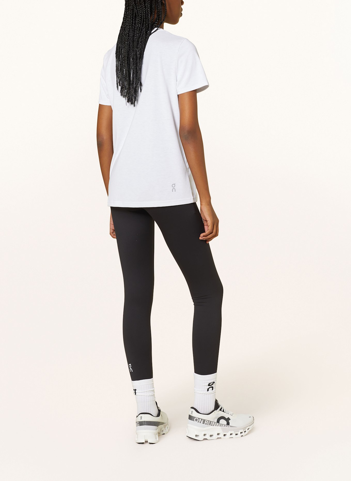 On Running shirt ON-RUN-T: WHITE