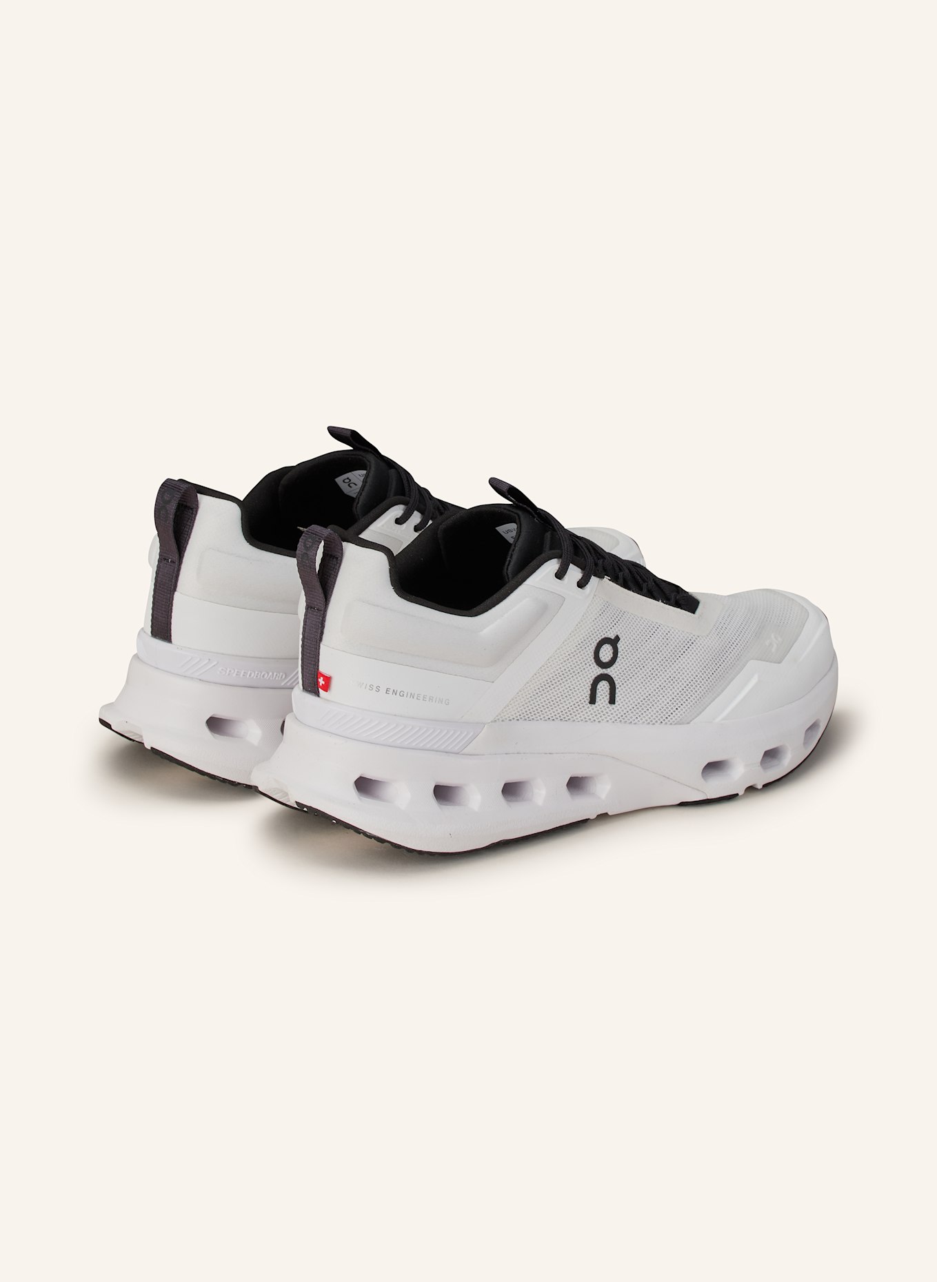 On Fitnessschoenen CLOUDNOVA X: WIT / ZWART