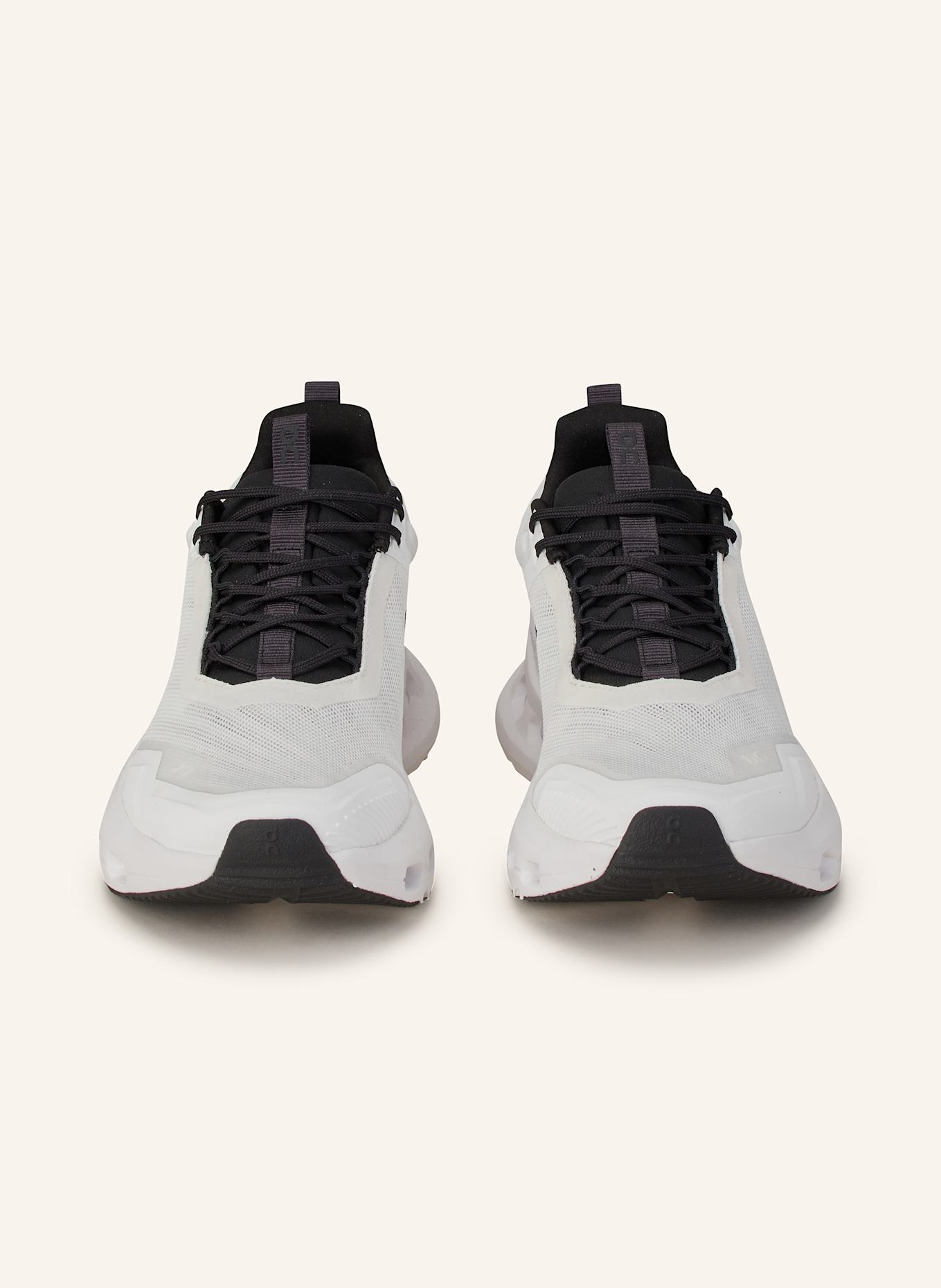 On Fitnessschoenen CLOUDNOVA X: WIT / ZWART