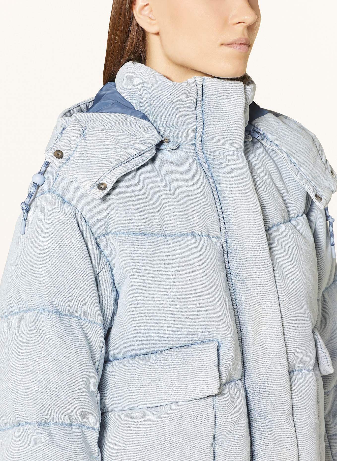 Levi's® Doudoune WESTERN BUBBLE SHORTY avec capuche amovible: BLEU CLAIR