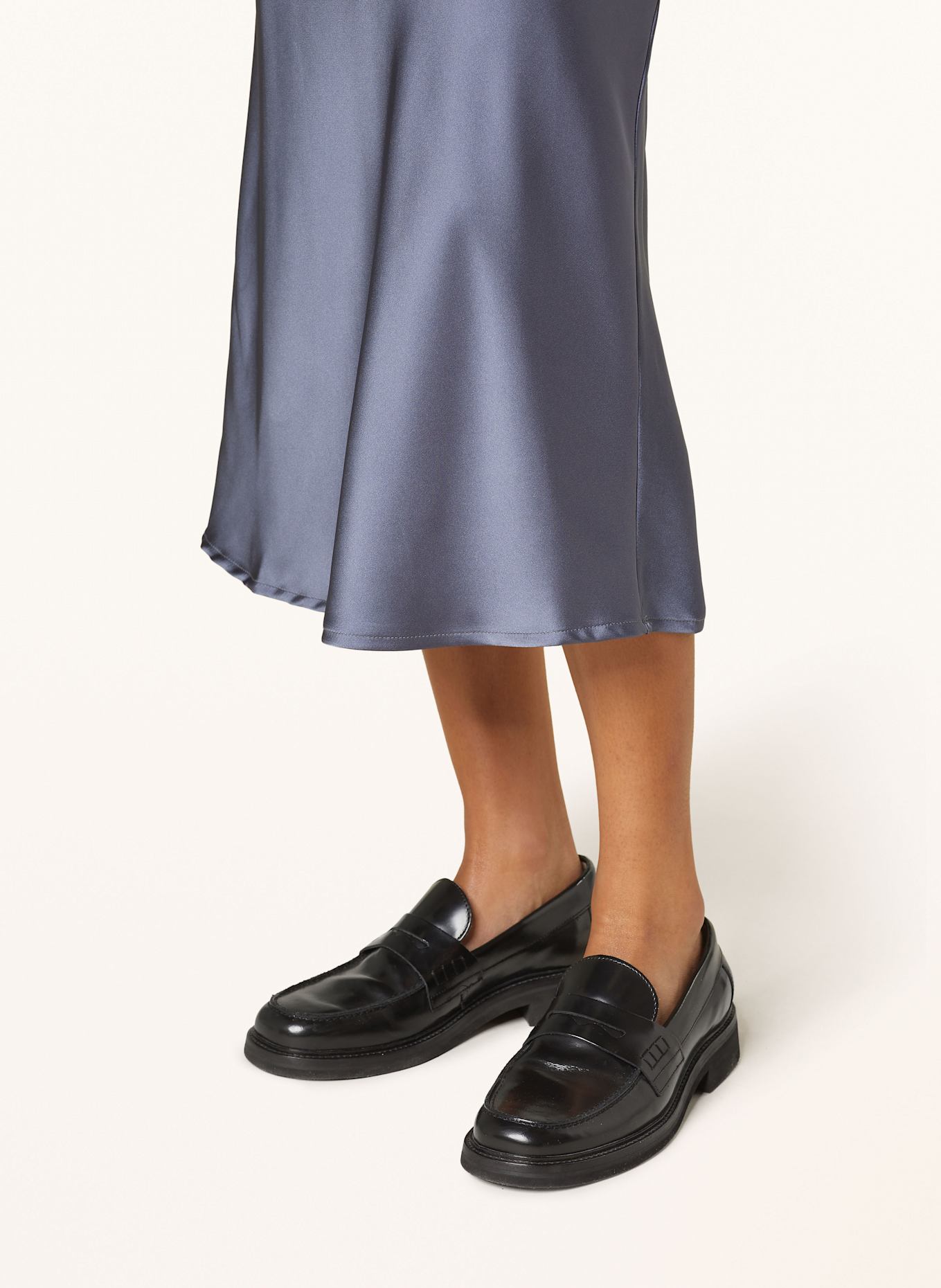 gina tricot jupe en satin: BLEU GRIS