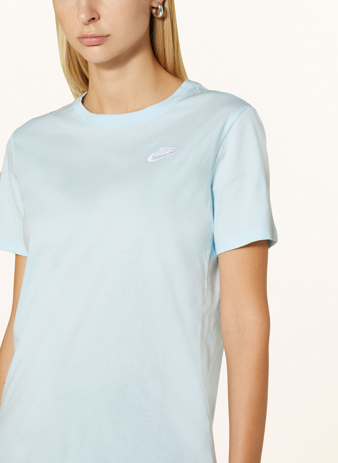 Baby blue nike shirts discount