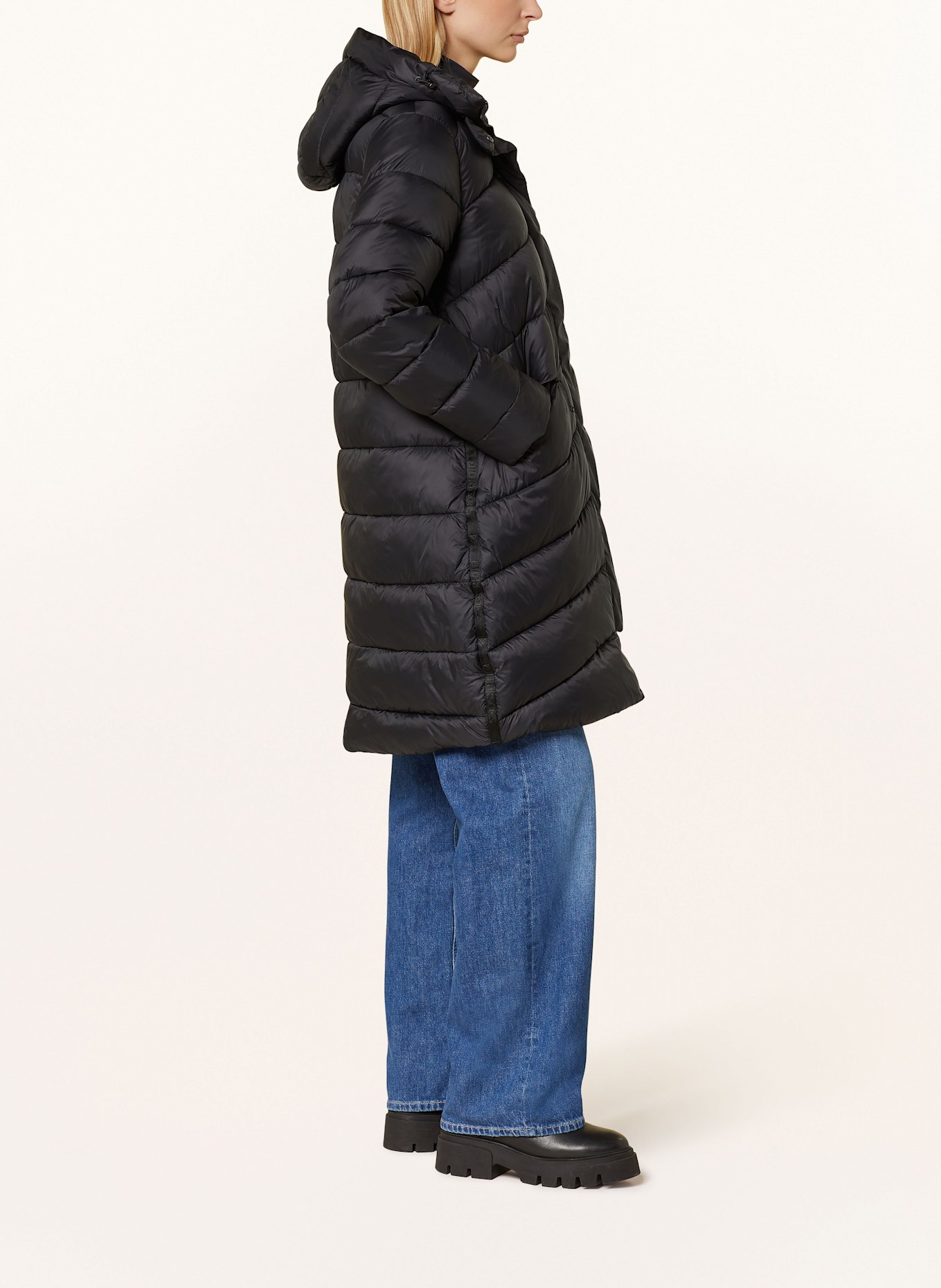 DIDRIKSONS Płaszcz pikowany MARION: CZARNY