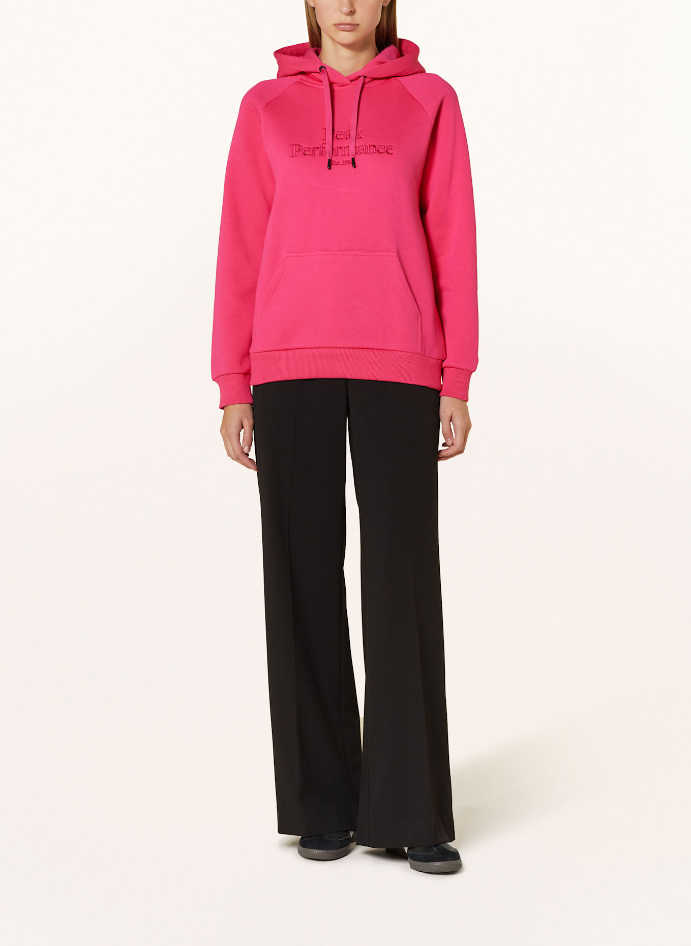 Peak Performance Hoodie in pink