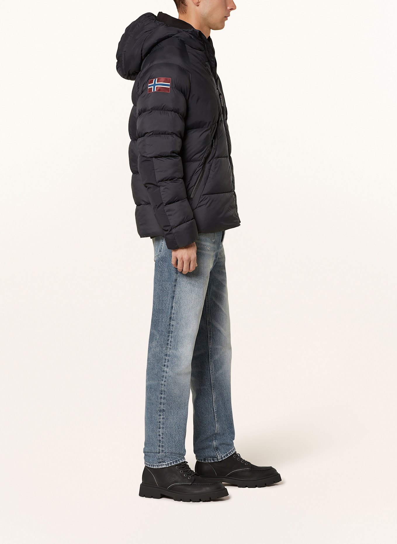 NAPAPIJRI Kurtka pikowana A-MOESA z mieszanki materiałów: CZARNY