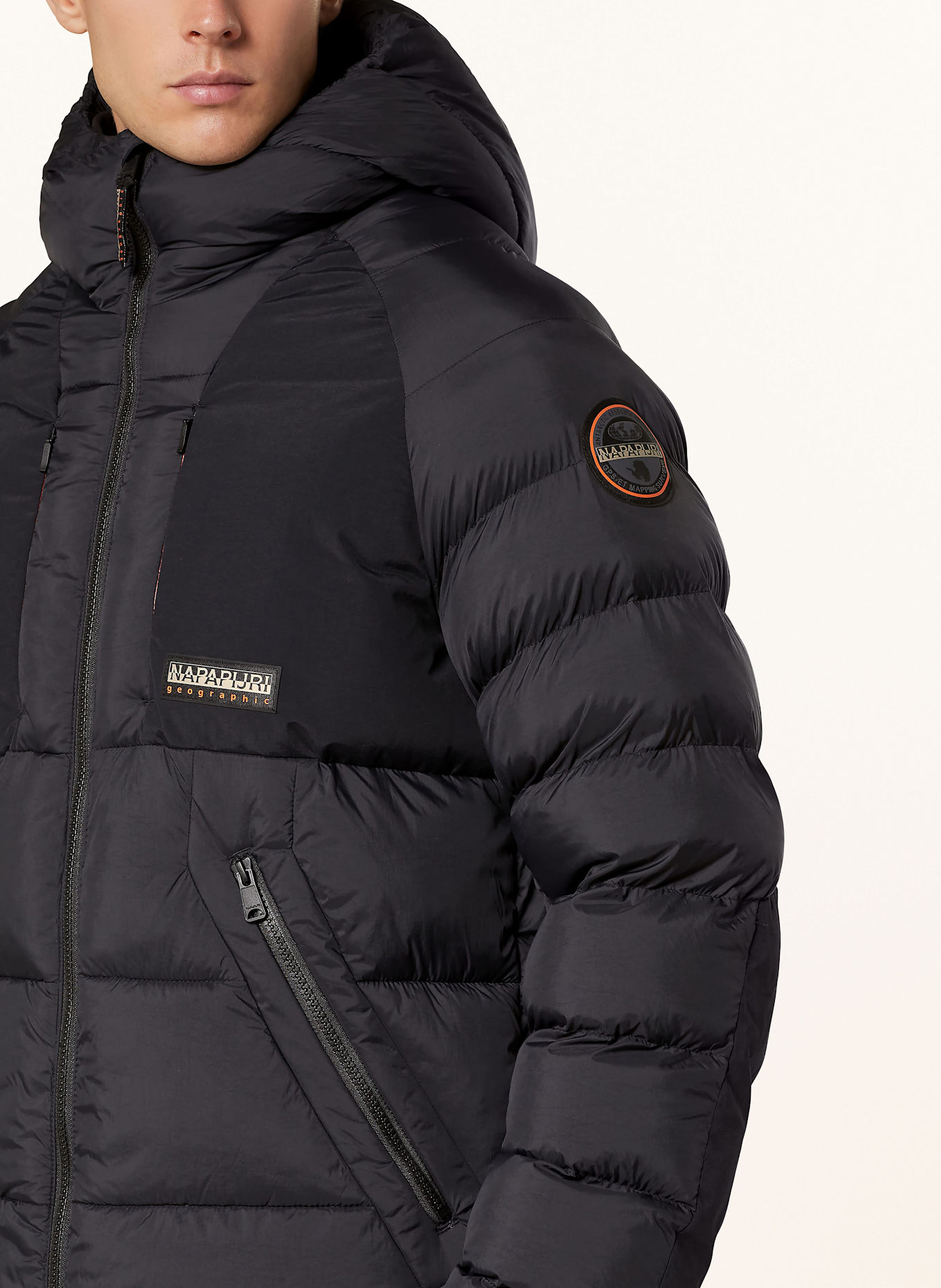 NAPAPIJRI Kurtka pikowana A-MOESA z mieszanki materiałów: CZARNY