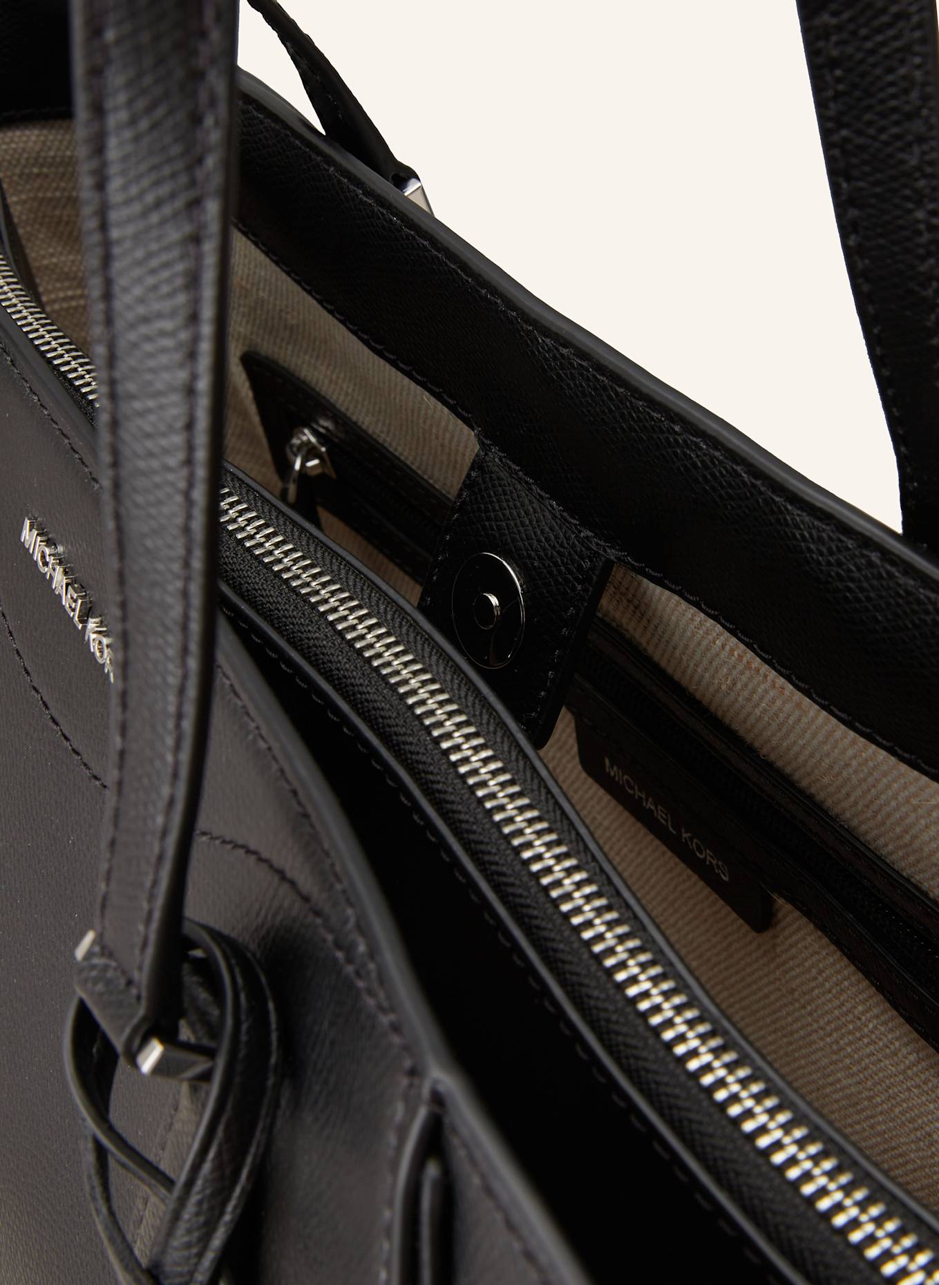 MICHAEL KORS Schultertasche TARYN in schwarz