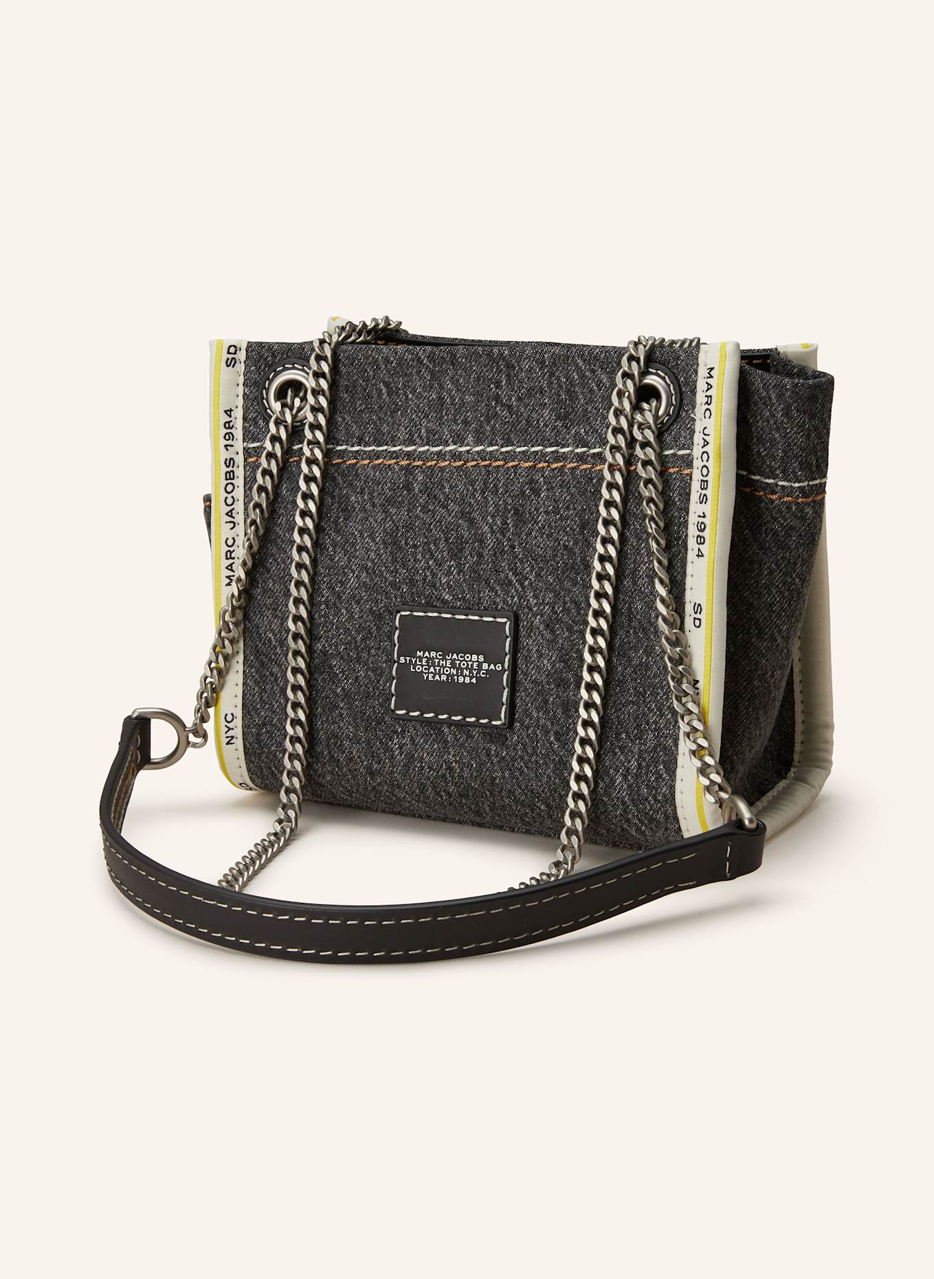 MARC JACOBS Umhangetasche THE CROSSBODY CHAIN TOTE BAG DENIM in schwarz weiss
