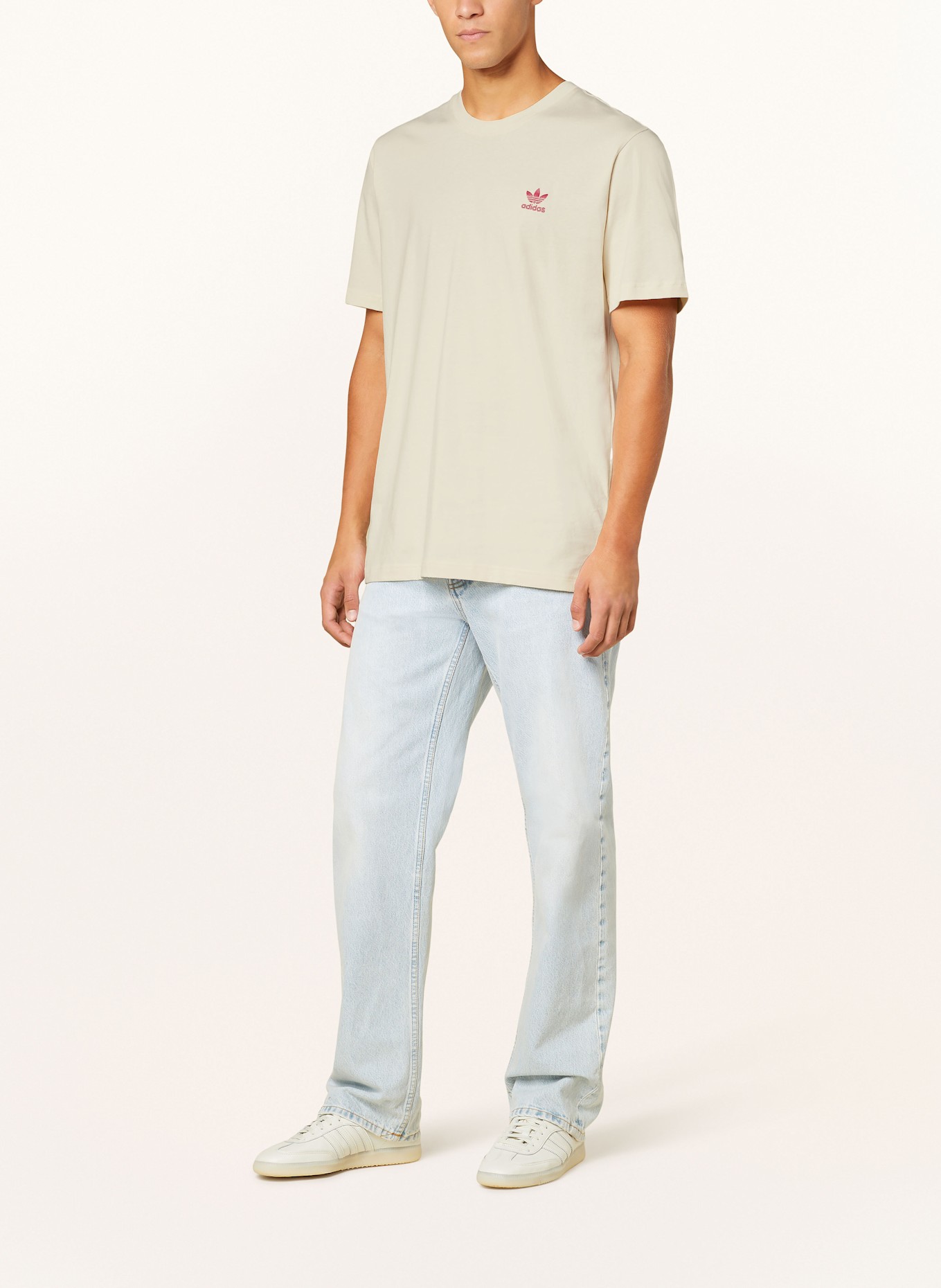 Adidas originals t shirt outfit deals