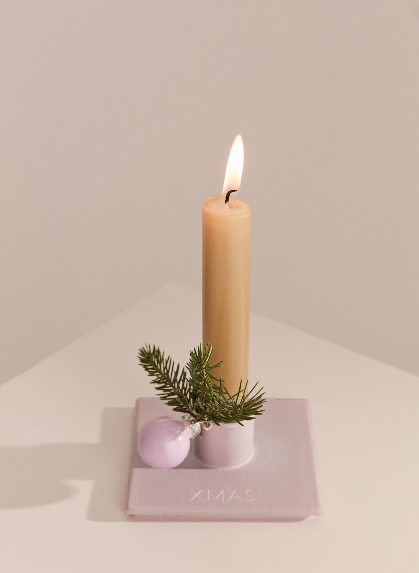 DESIGN LETTERS Kerzenhalter XMAS STORIES: HELLLILA