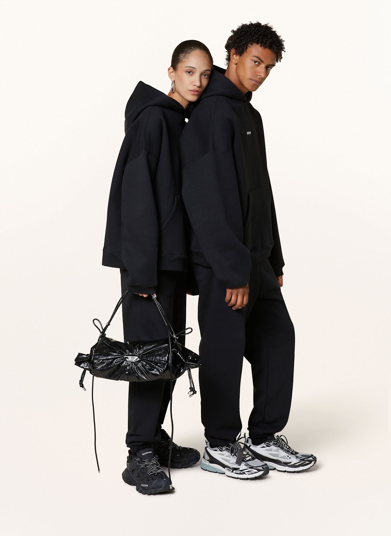 WRSTBHVR Hoodie BRON: BLACK