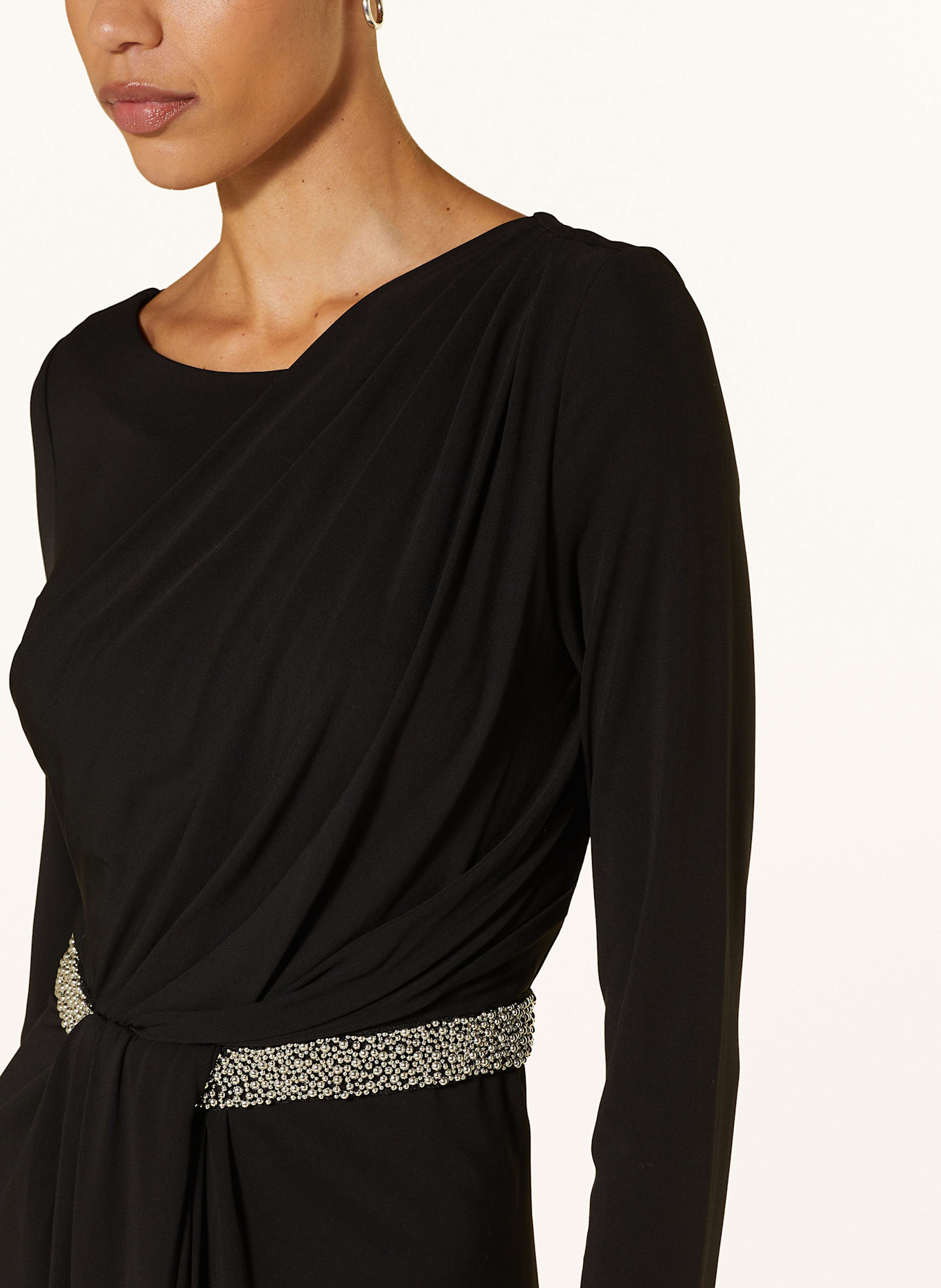 SIMKHAI Jerseykleid TULIA mit Schmuckperlen: SCHWARZ