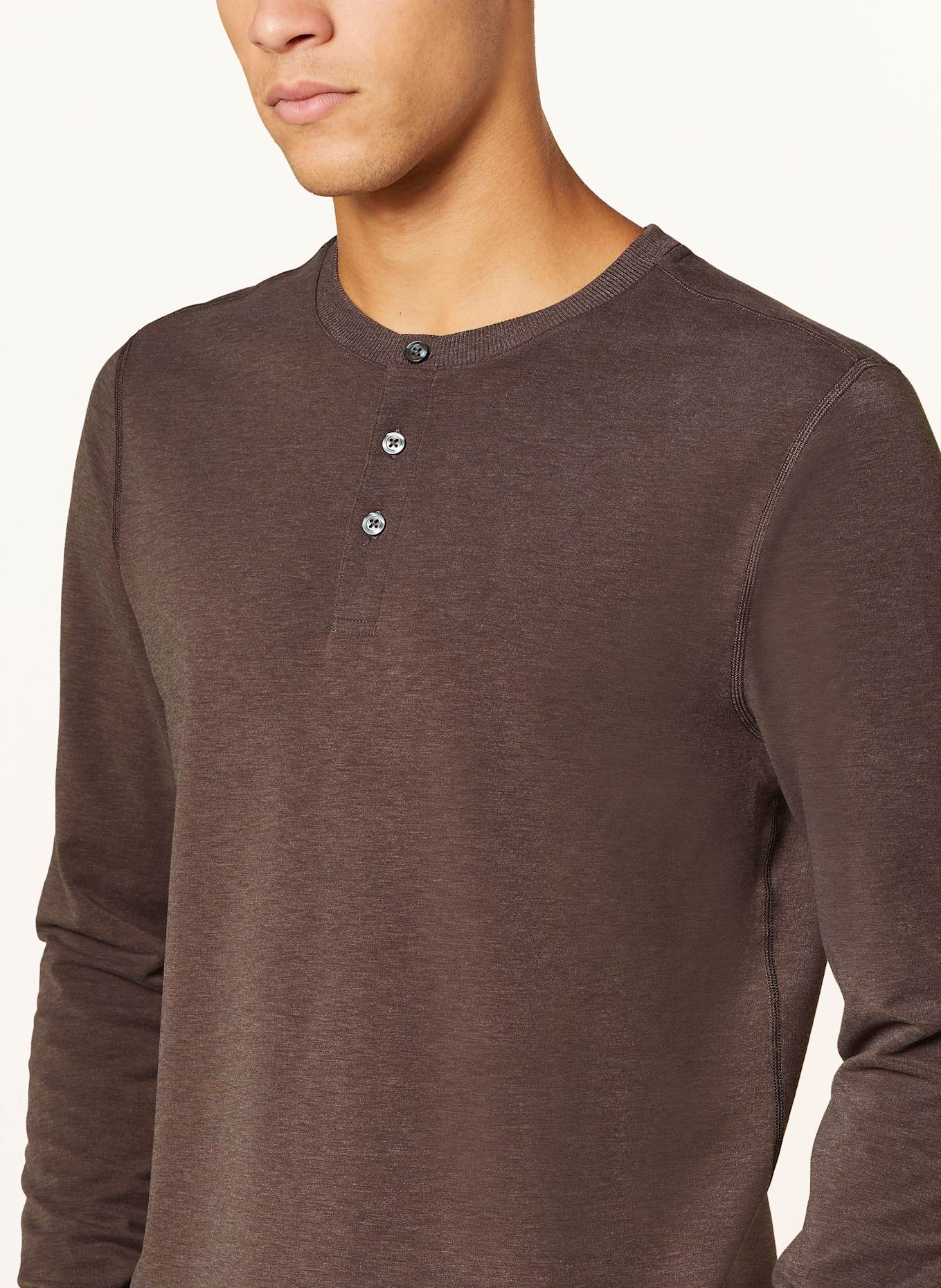 vuori Henley shirt AUSTIN, Color: BROWN (Image 4)