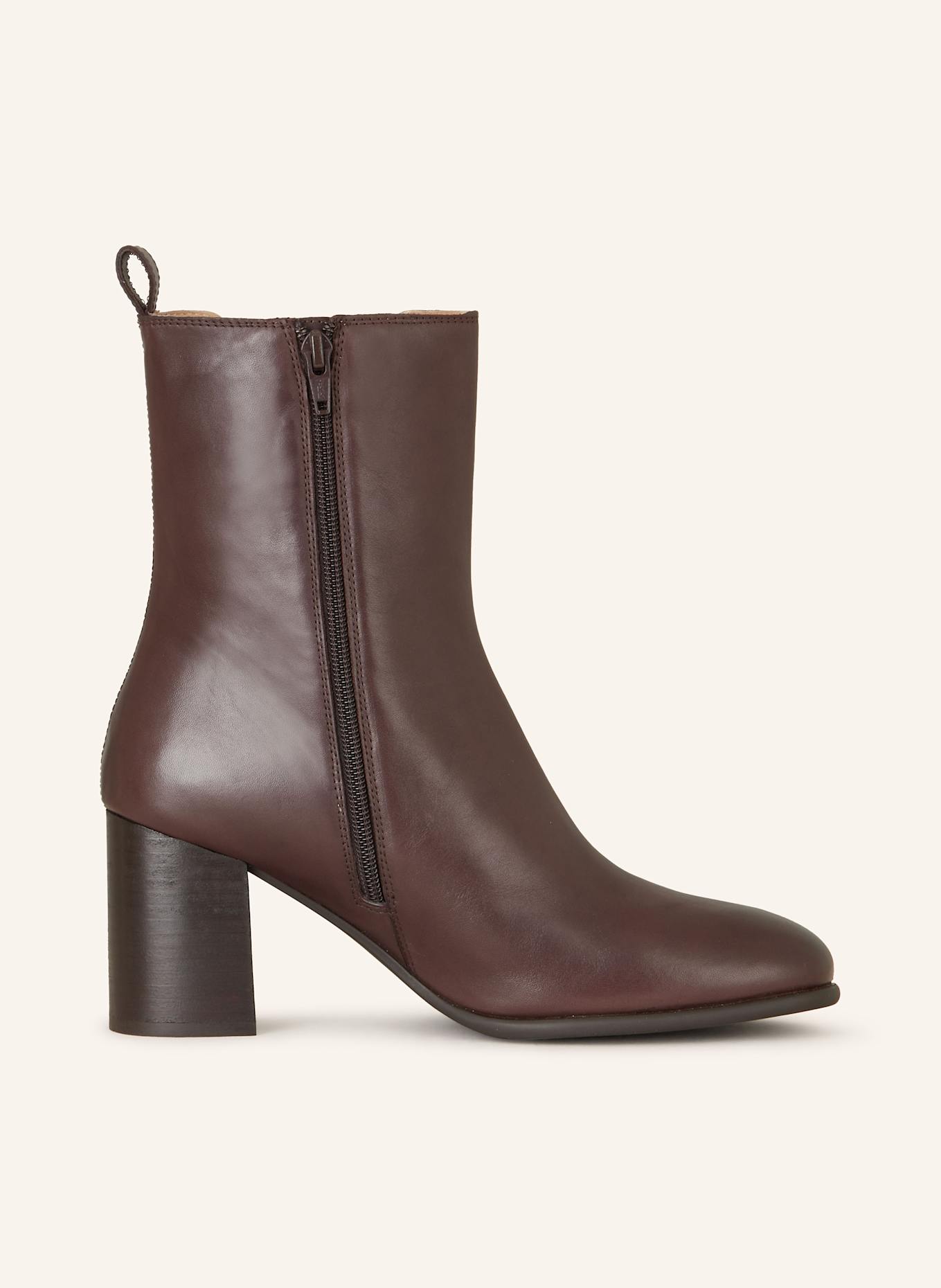 Unisa tayes chelsea boot sale