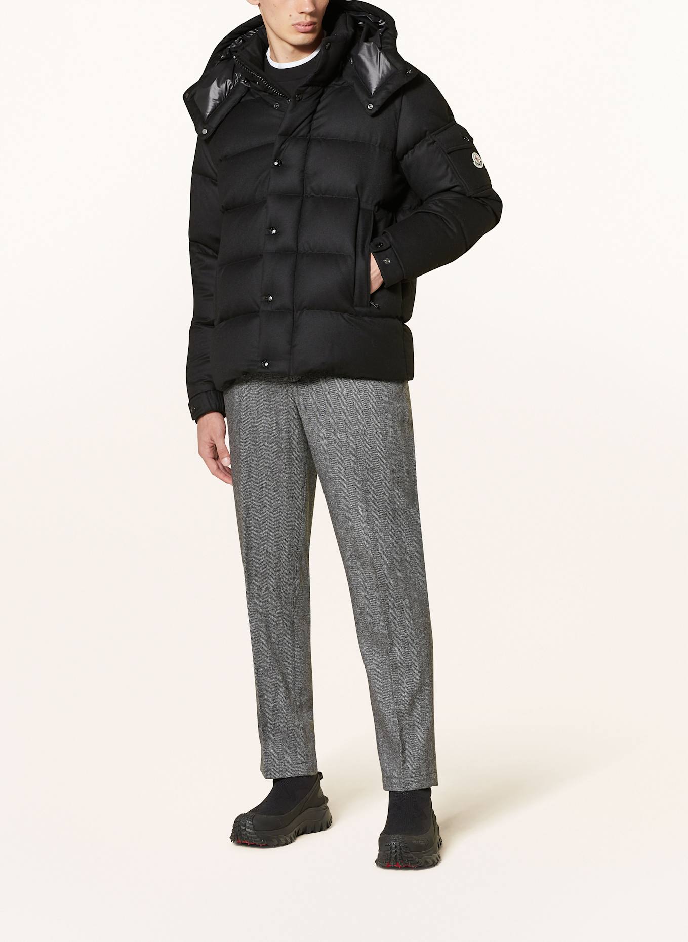 MONCLER Daunenjacke VEZERE mit abnehmbarer Kapuze in schwarz