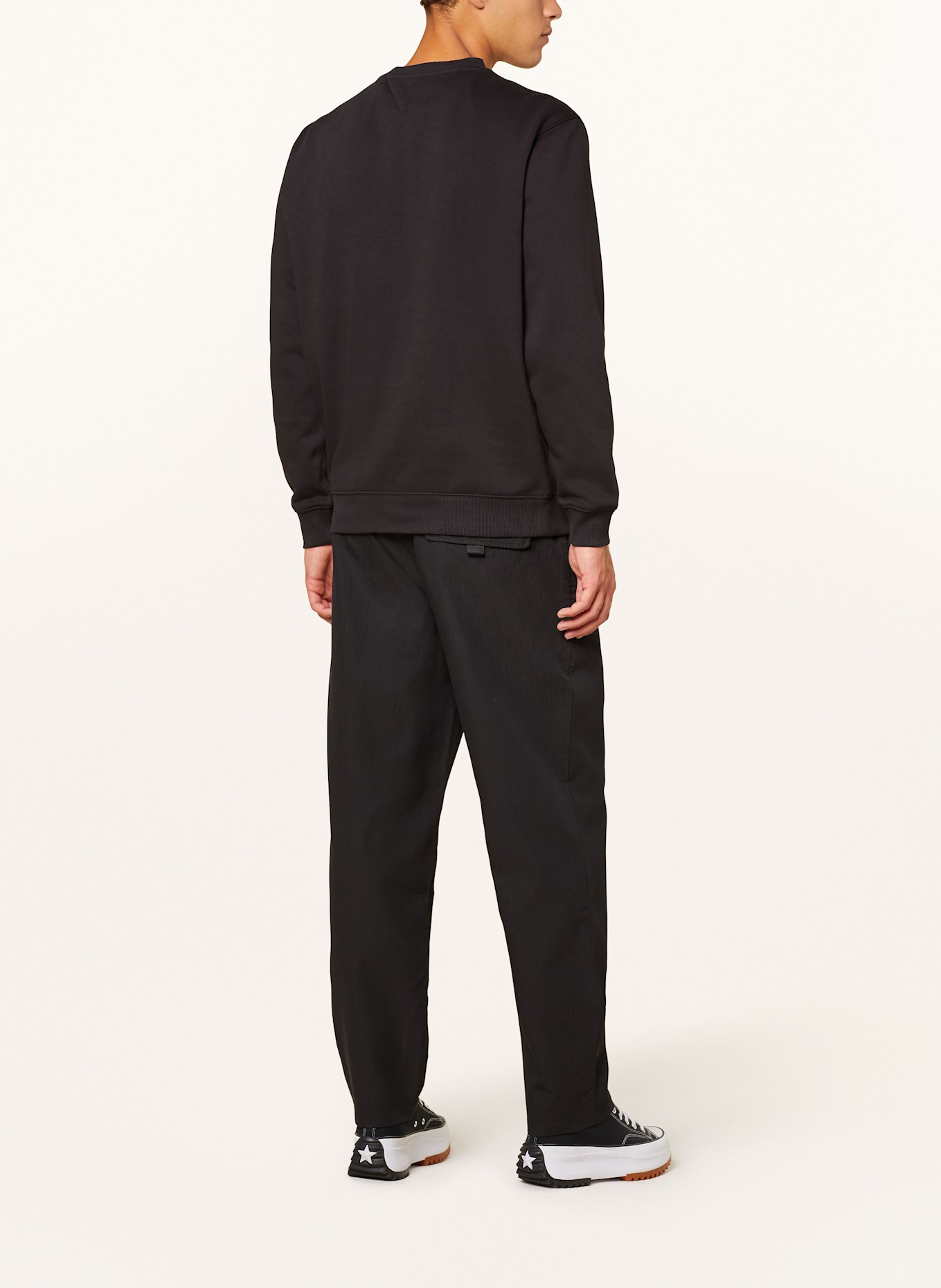 TOMMY JEANS Sweatshirt: SCHWARZ