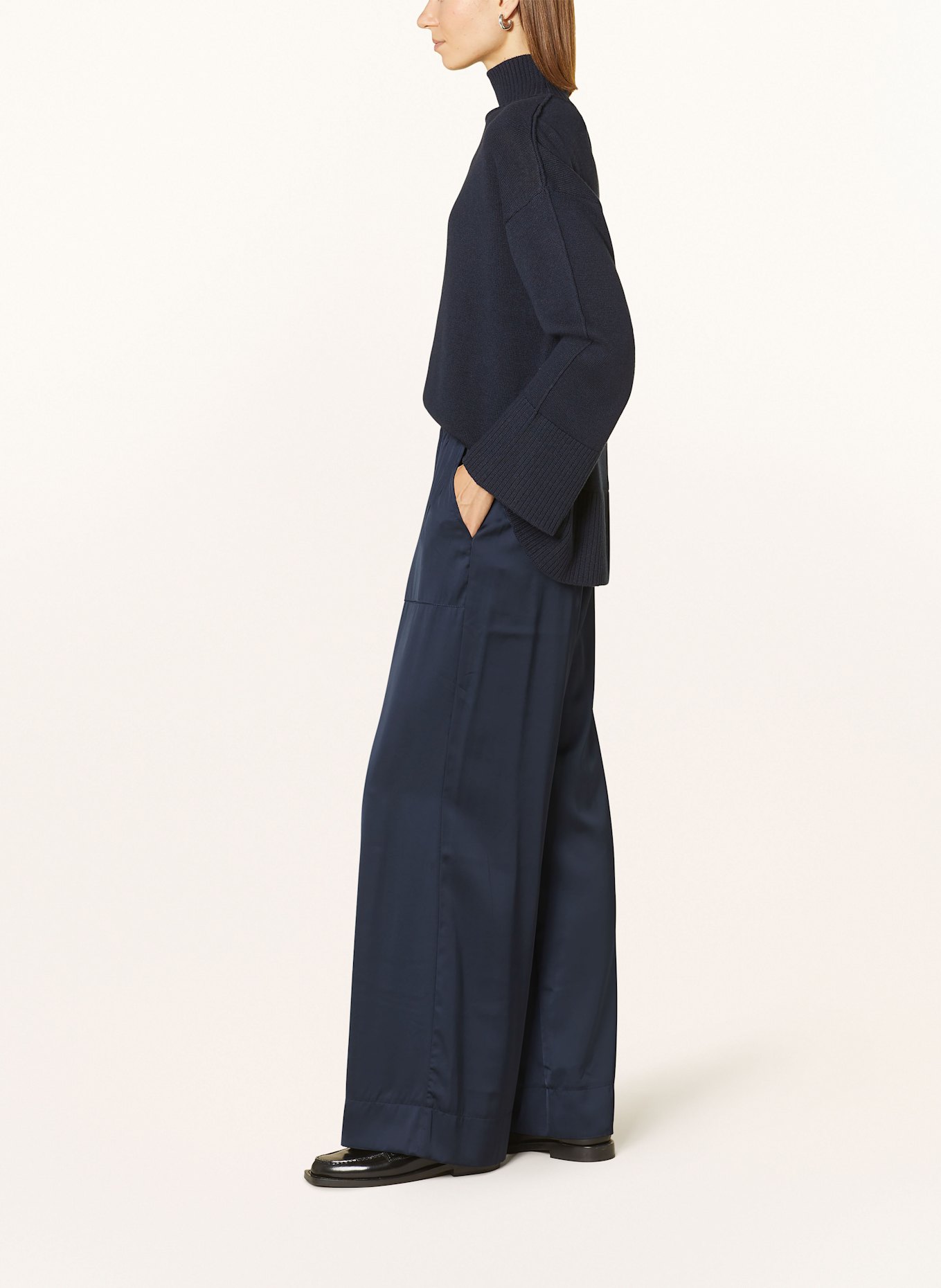 Y.A.S. Wide leg trousers in satin, Color: DARK BLUE (Image 4)