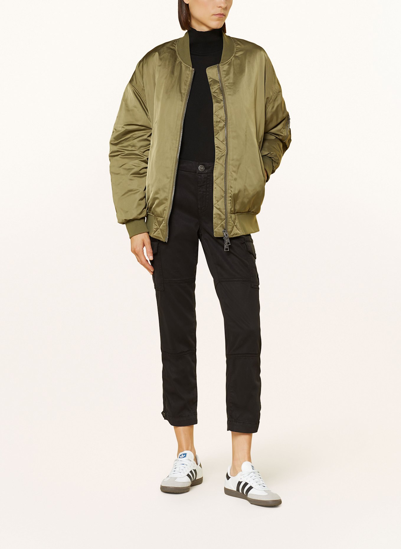 TRUE RELIGION Cargo kalhoty: ČERNÁ