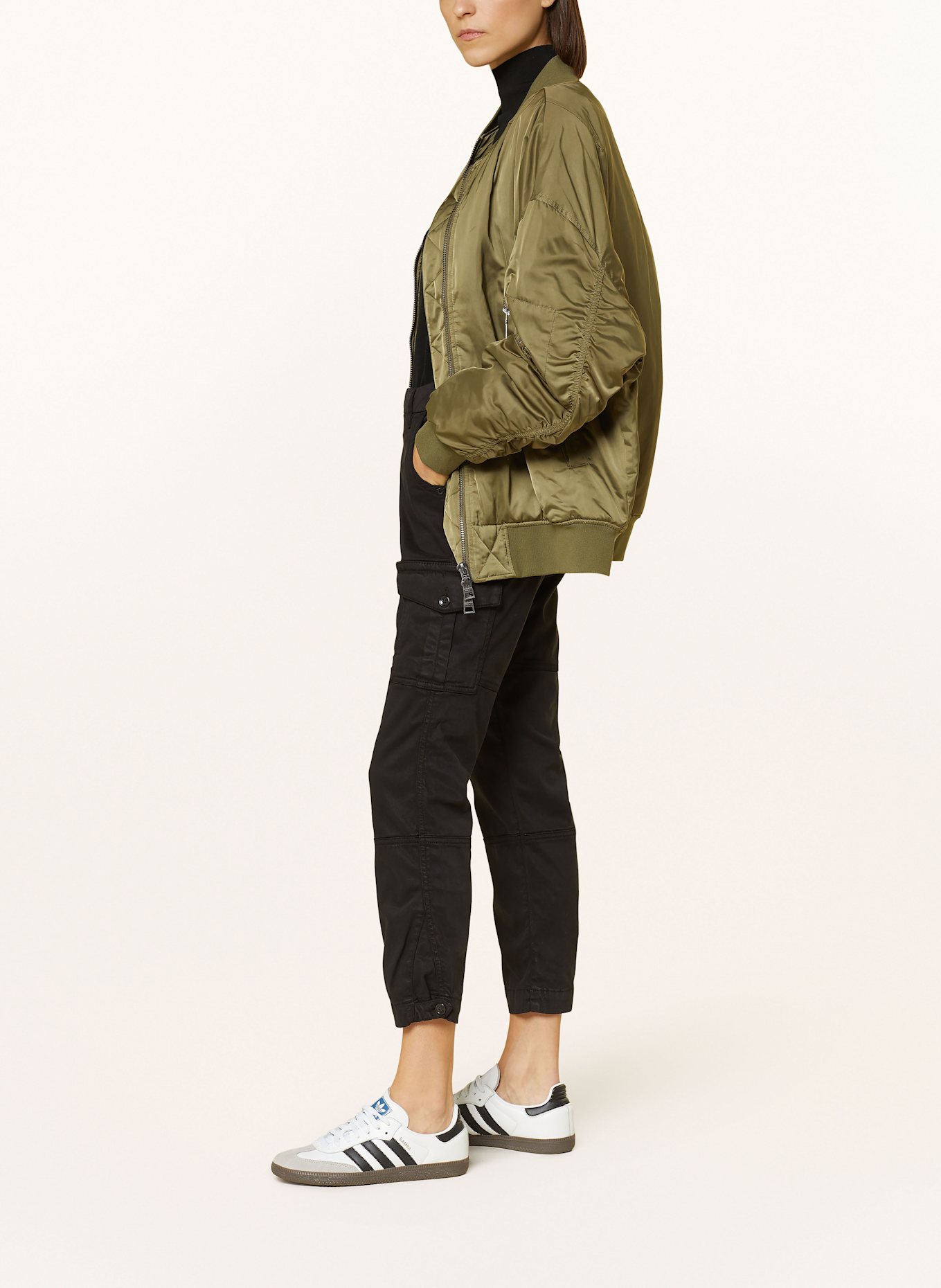 TRUE RELIGION Cargo kalhoty: ČERNÁ