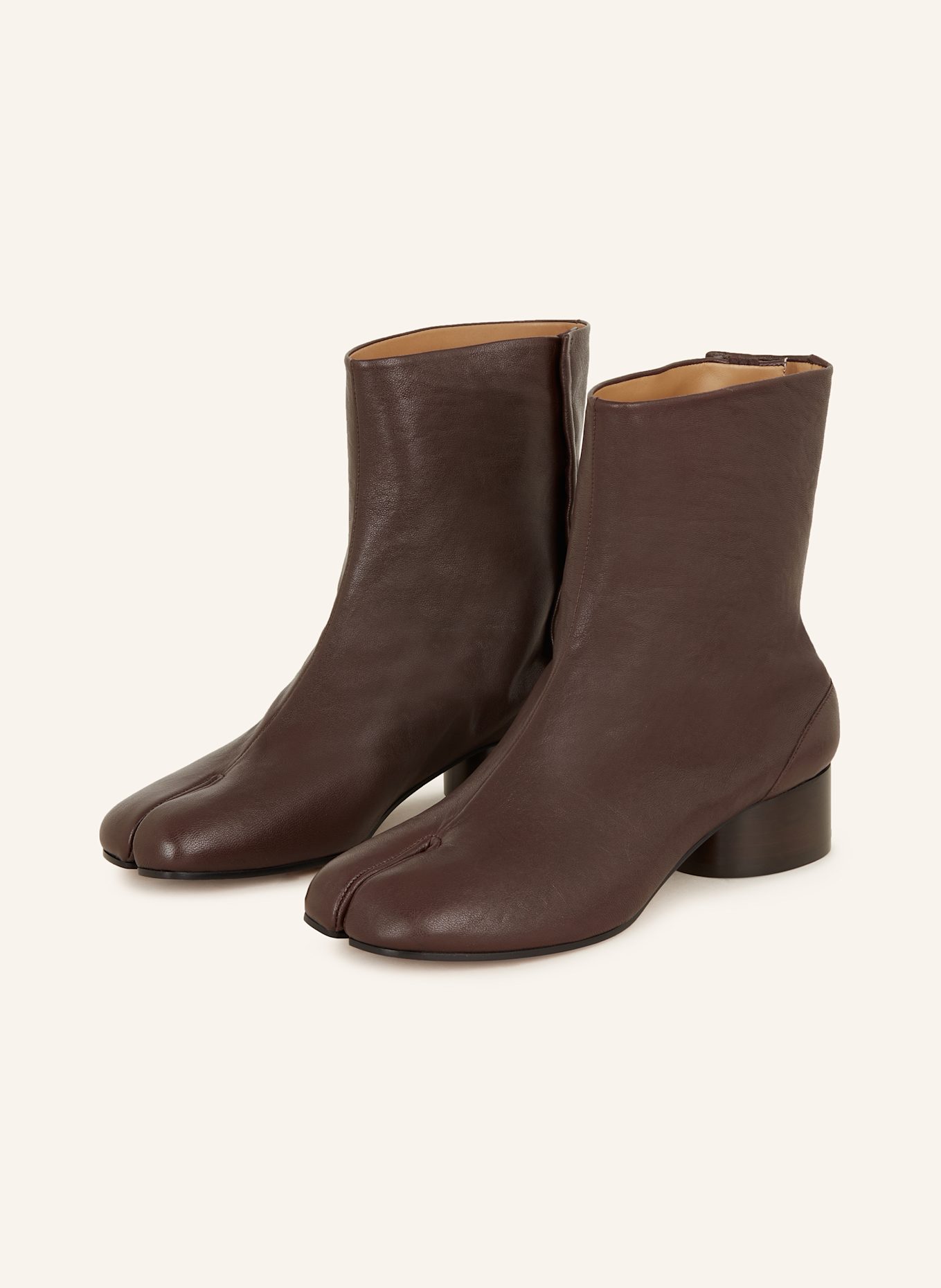 Tabi boots margiela price hot sale