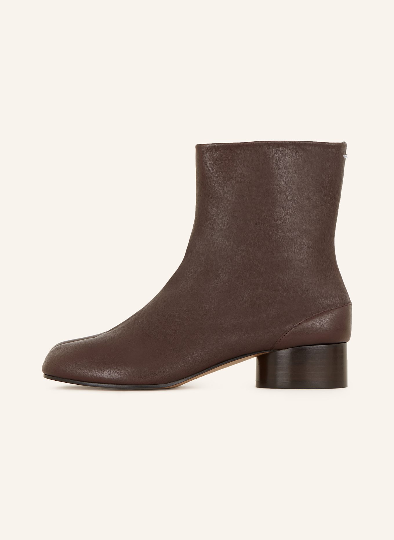 Tabi boots margiela price hot sale