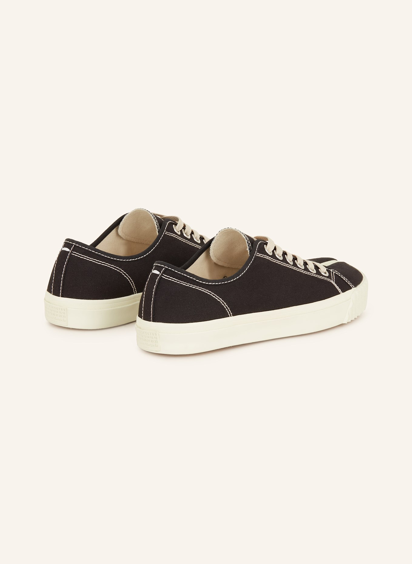 Maison Margiela Sneakers TABI in black