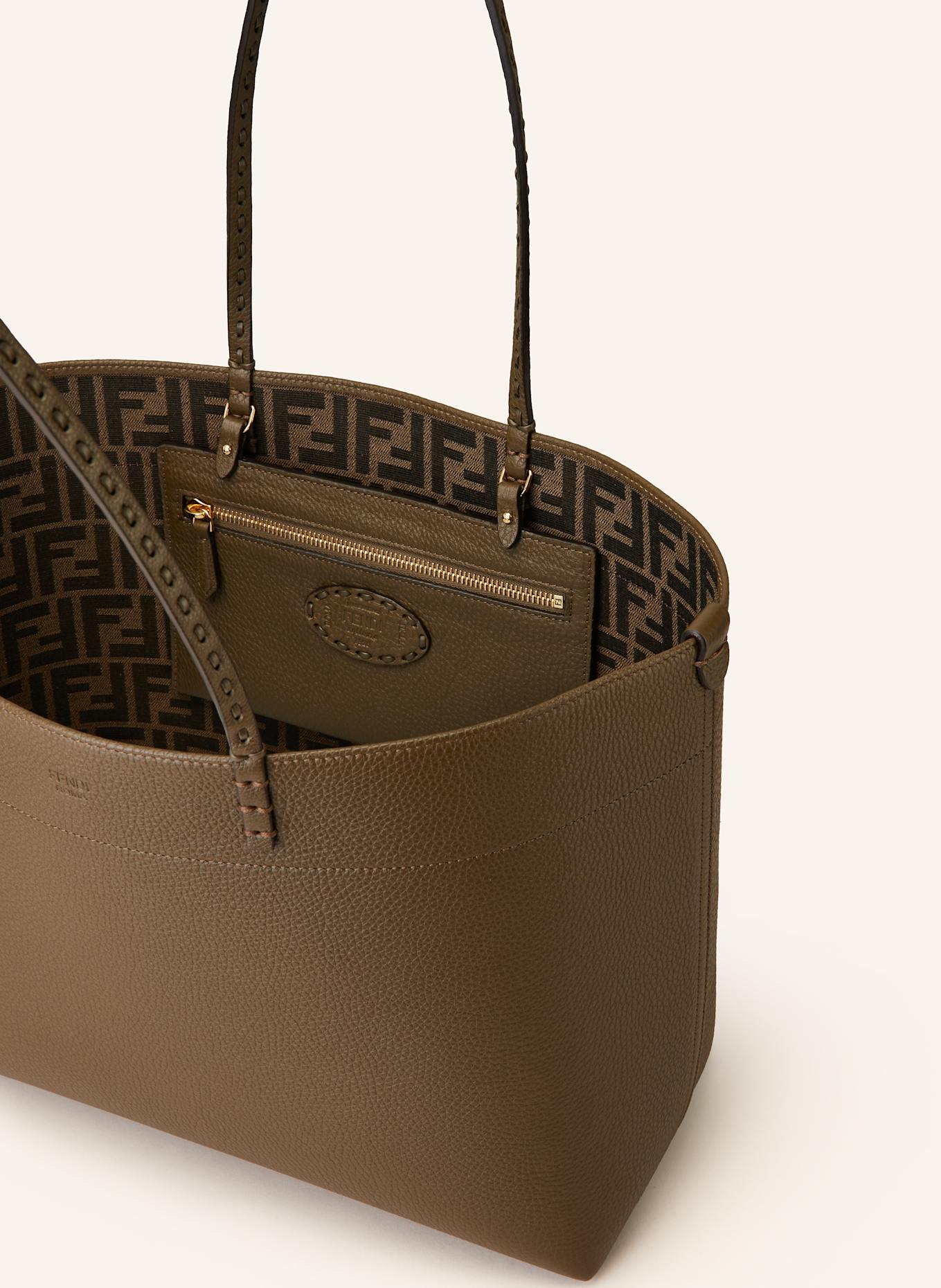 FENDI Shopper ROLL MEDIUM SELLERIA mit Pouch