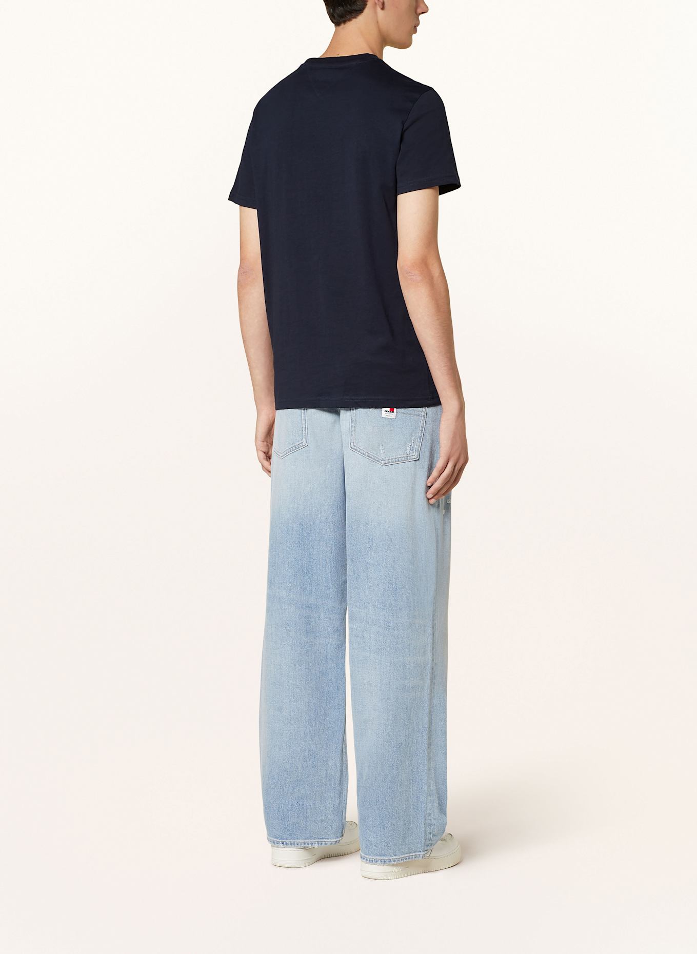 TOMMY JEANS Tričko: TMAVĚ MODRÁ