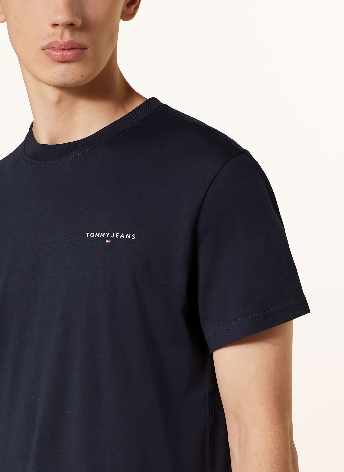 TOMMY JEANS Tričko: TMAVĚ MODRÁ