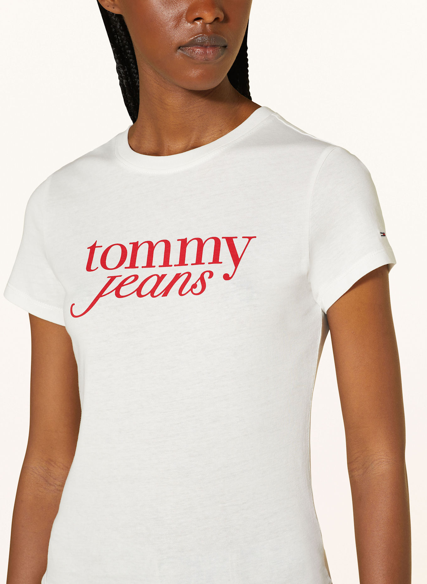 Red tommy jeans t shirt sales