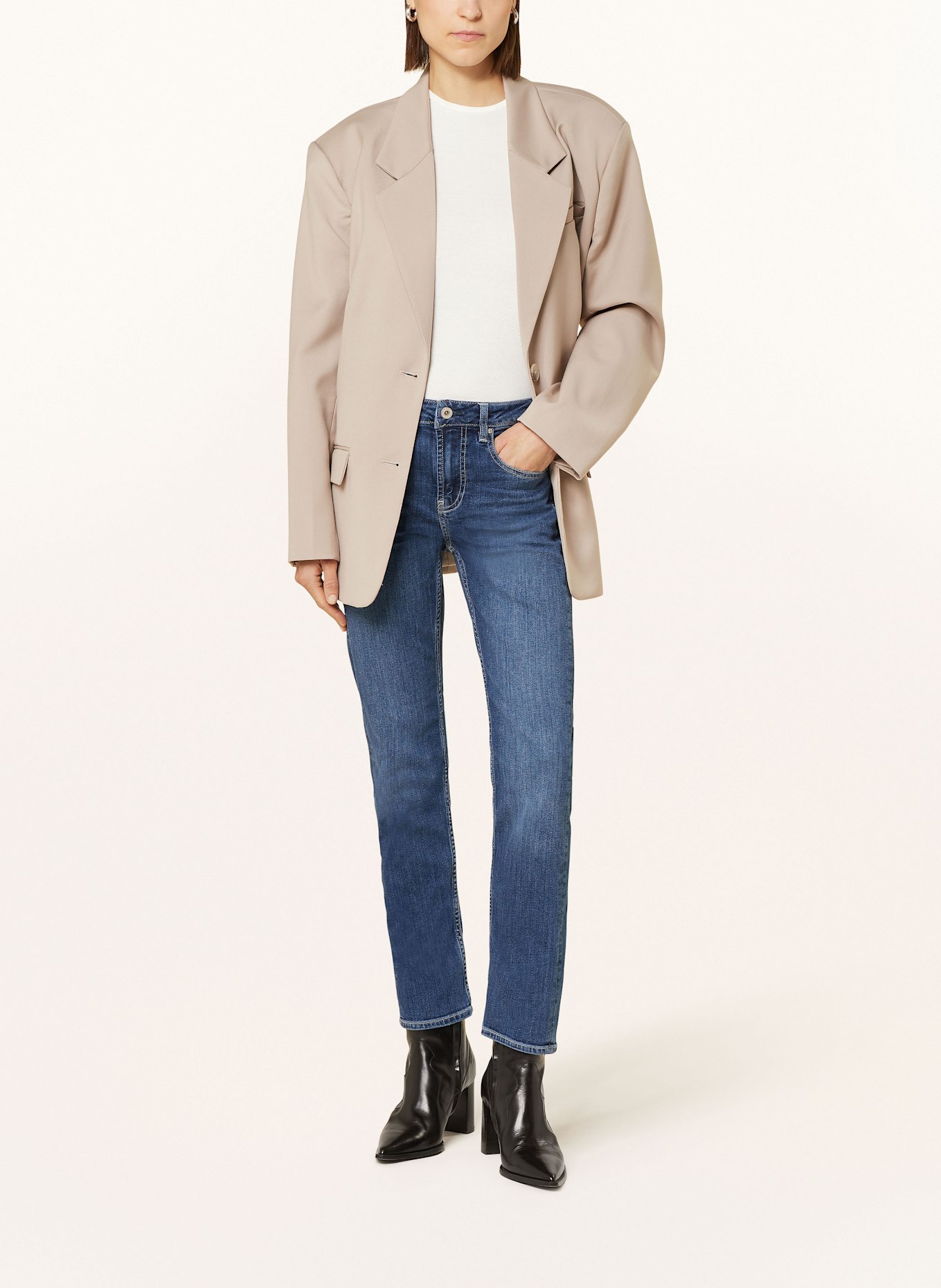 AG jeans amp Jeansy GIRLFRIEND, Kolor: 11VN 11 YRS VINTAGE (Obrazek 2)