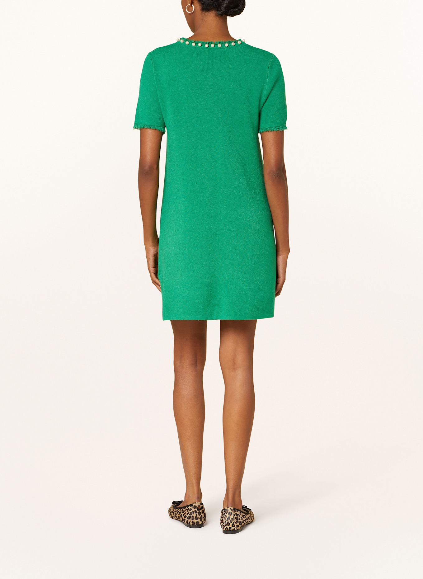miss goodlife Strickkleid mit Schmucksteinen: GRÜN