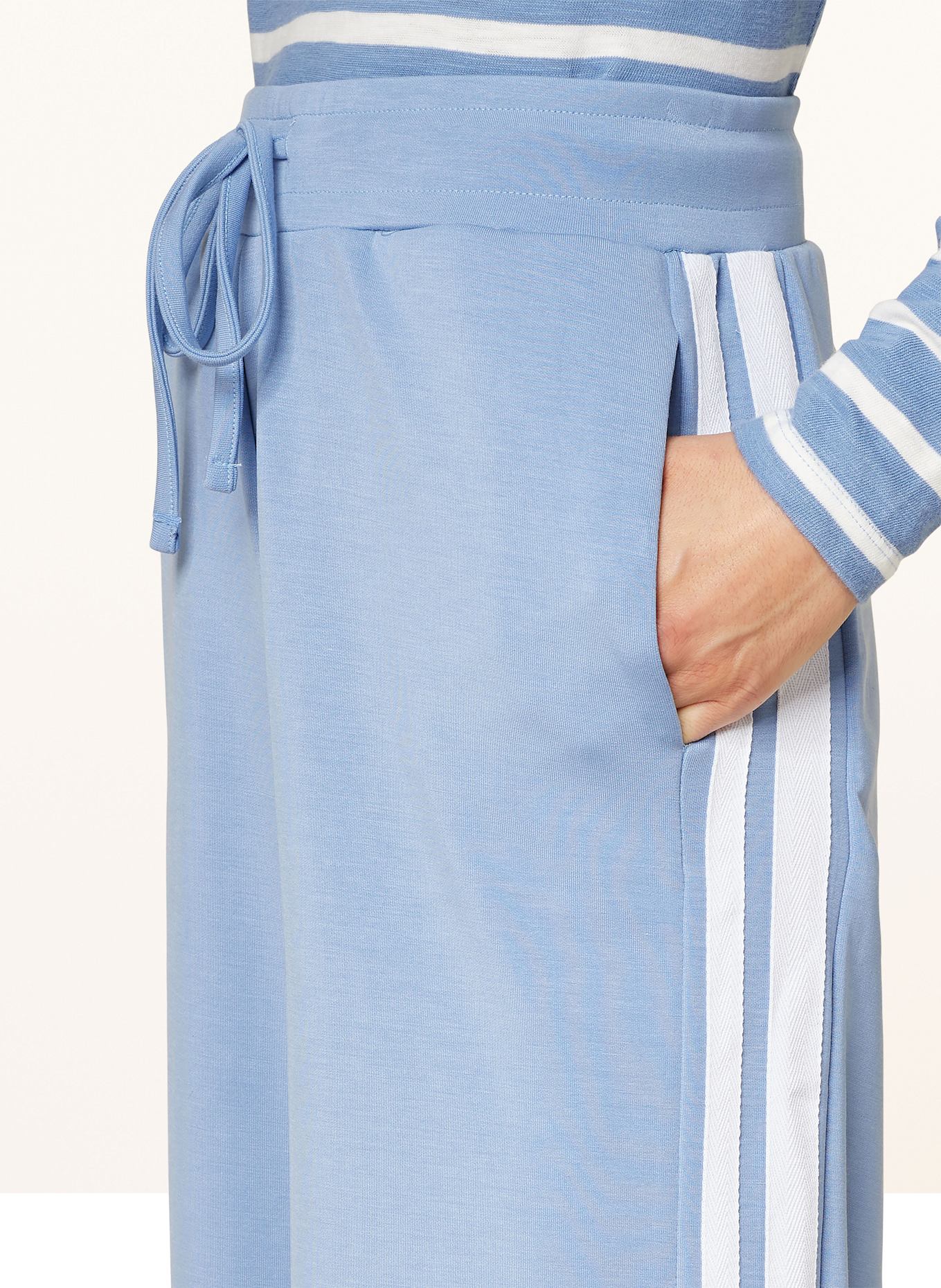 darling harbour Pants in jogger style with tuxedo stripes: BLUE