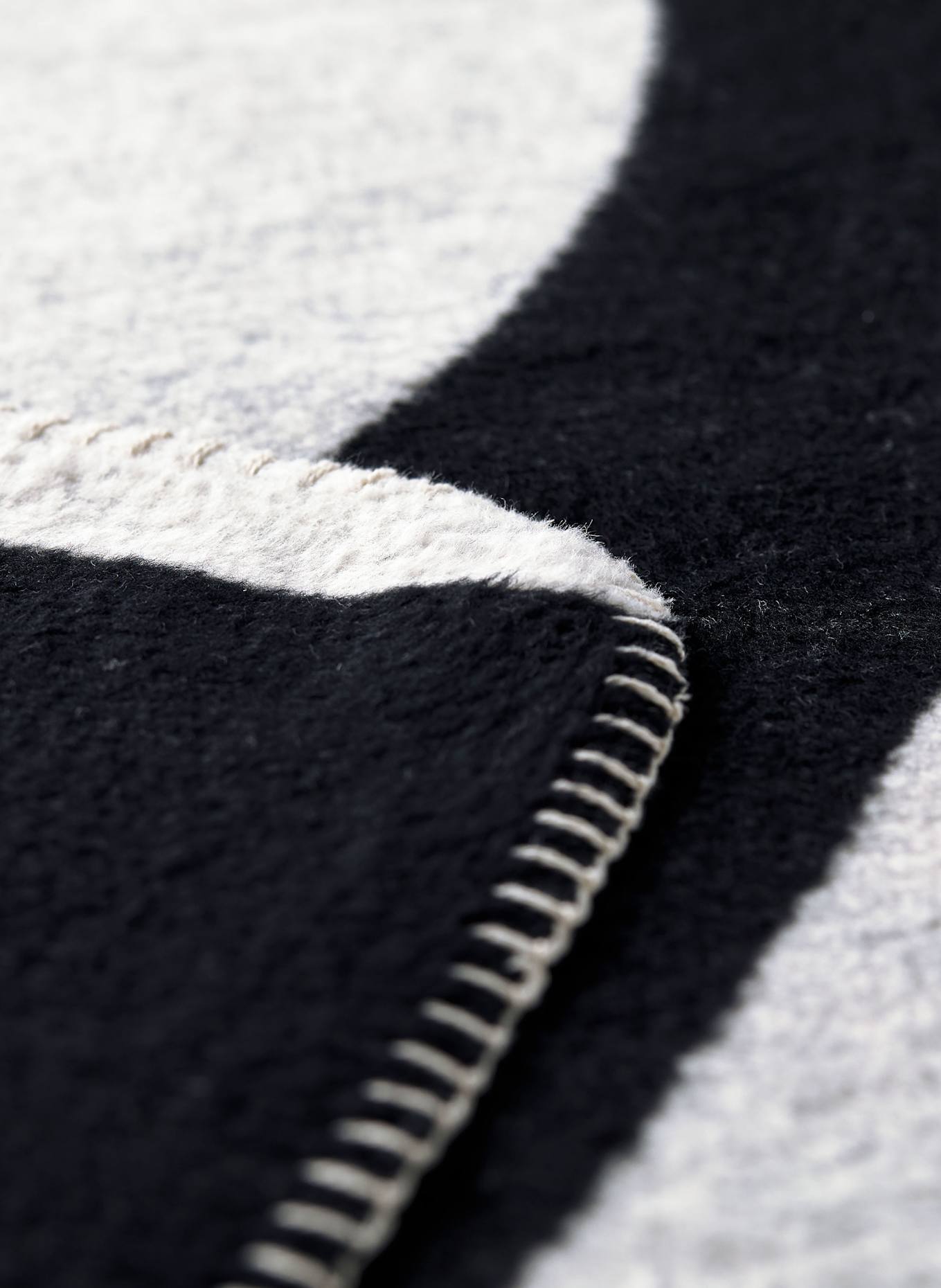 David Fussenegger Plaid SAVONA: BLANC / NOIR