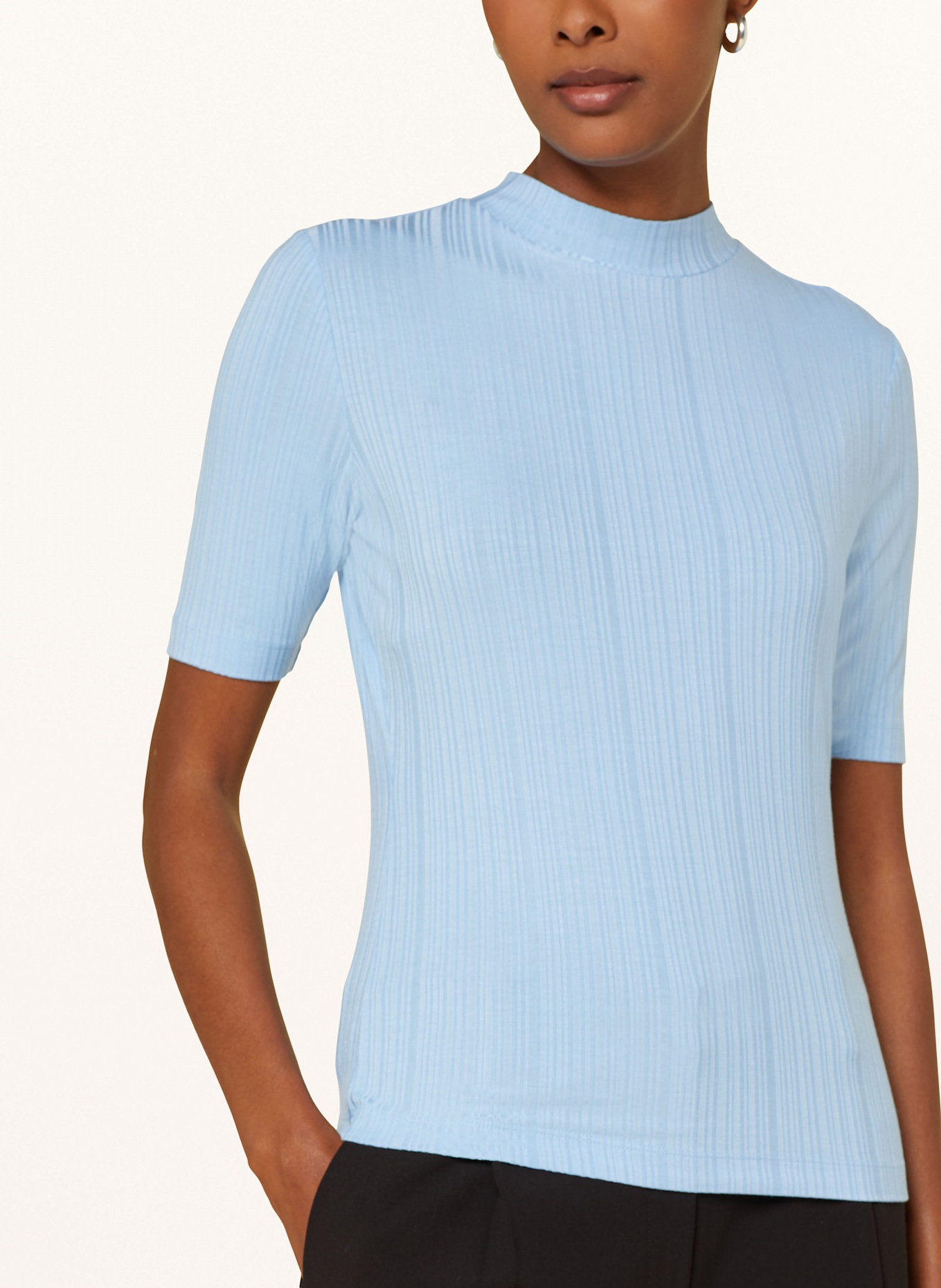 comma T-Shirt: HELLBLAU