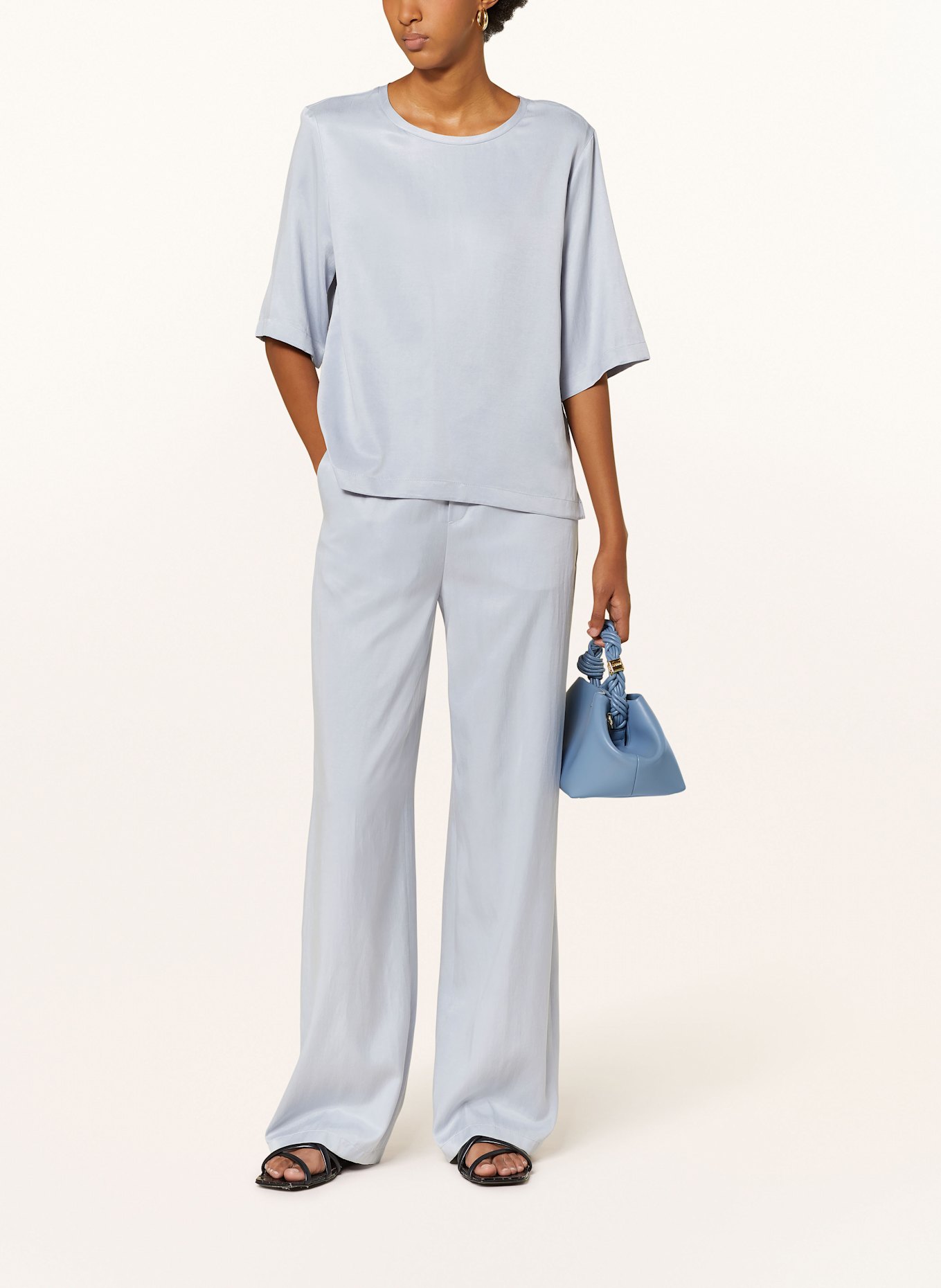 DRYKORN Marlenehose CONSIDER aus Satin: HELLBLAU