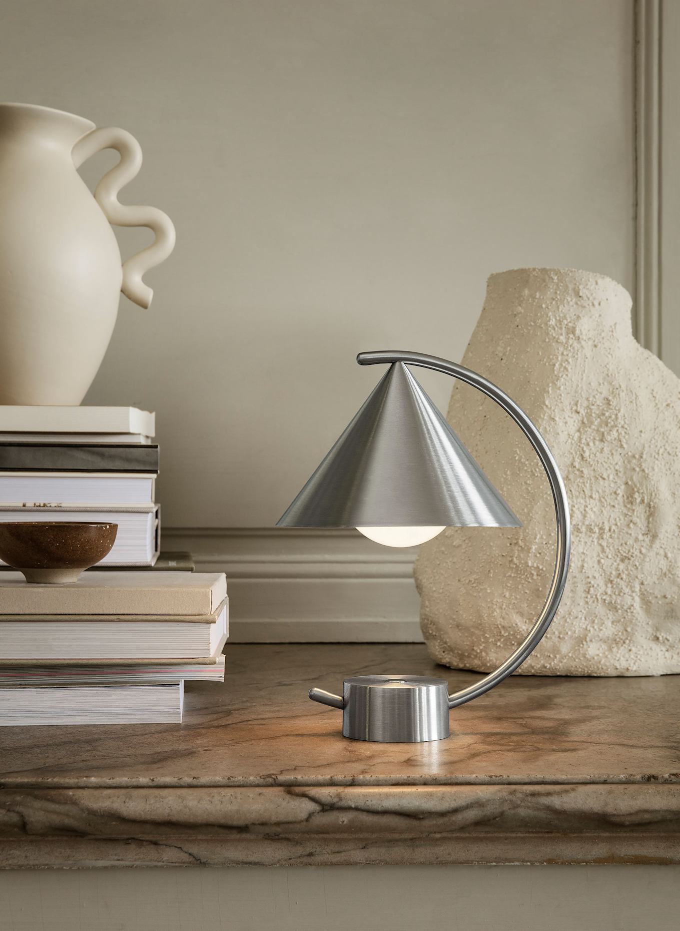 Ferm LIVING Tischleuchte MERIDIAN: SILBER