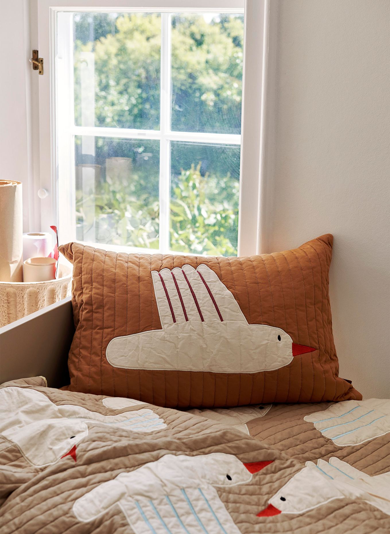 Ferm LIVING Narzuta na łóżko BIRD: BEŻOWY / BIAŁY / JASNOŻÓŁTY