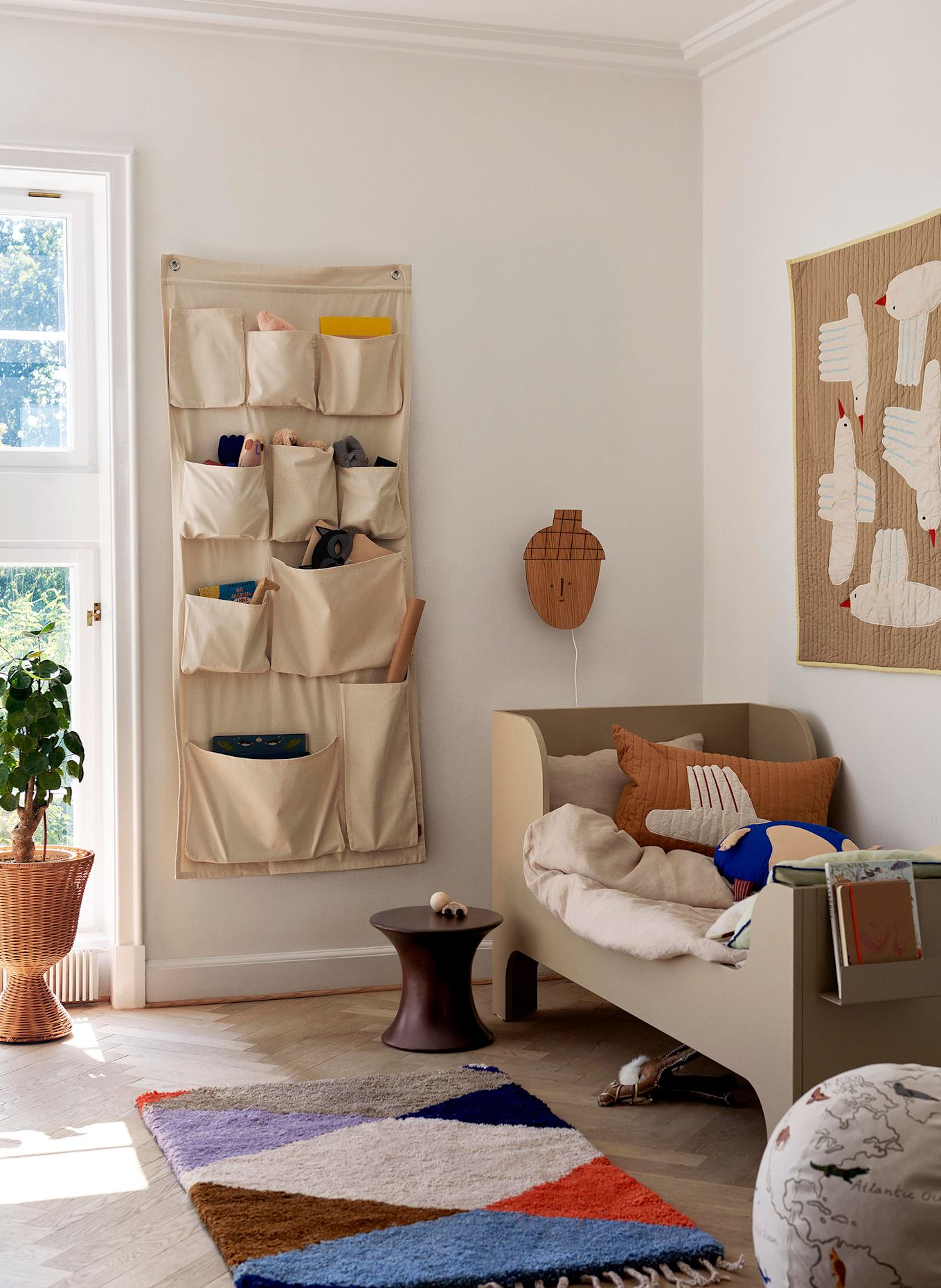 Ferm LIVING Dywan HARLEQUIN: JASNONIEBIESKI / CZERWONY / BRĄZOWY