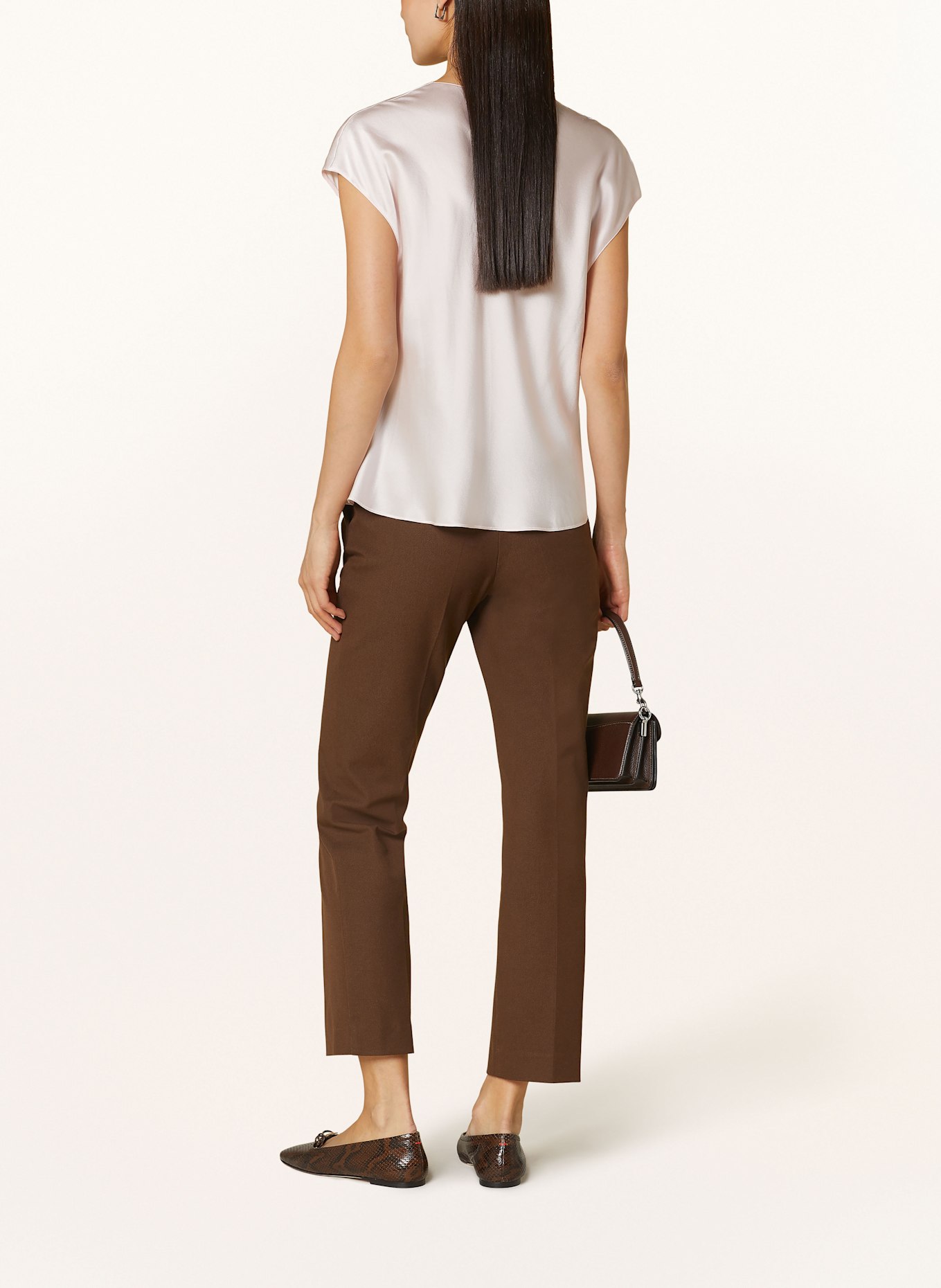 VINCE Halenka: SVĚTLE RŮŽOVÁ