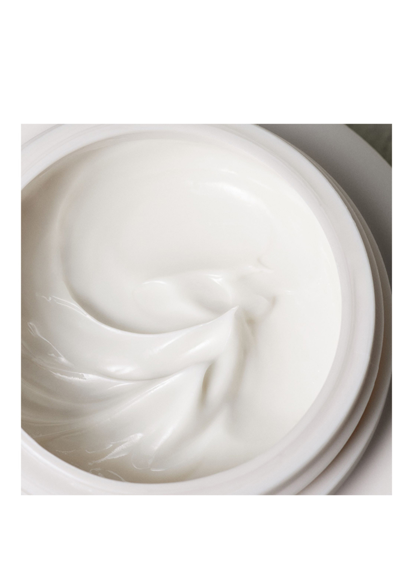 AUTHENTIC BEAUTY CONCEPT PLIABLE STYLING PASTE