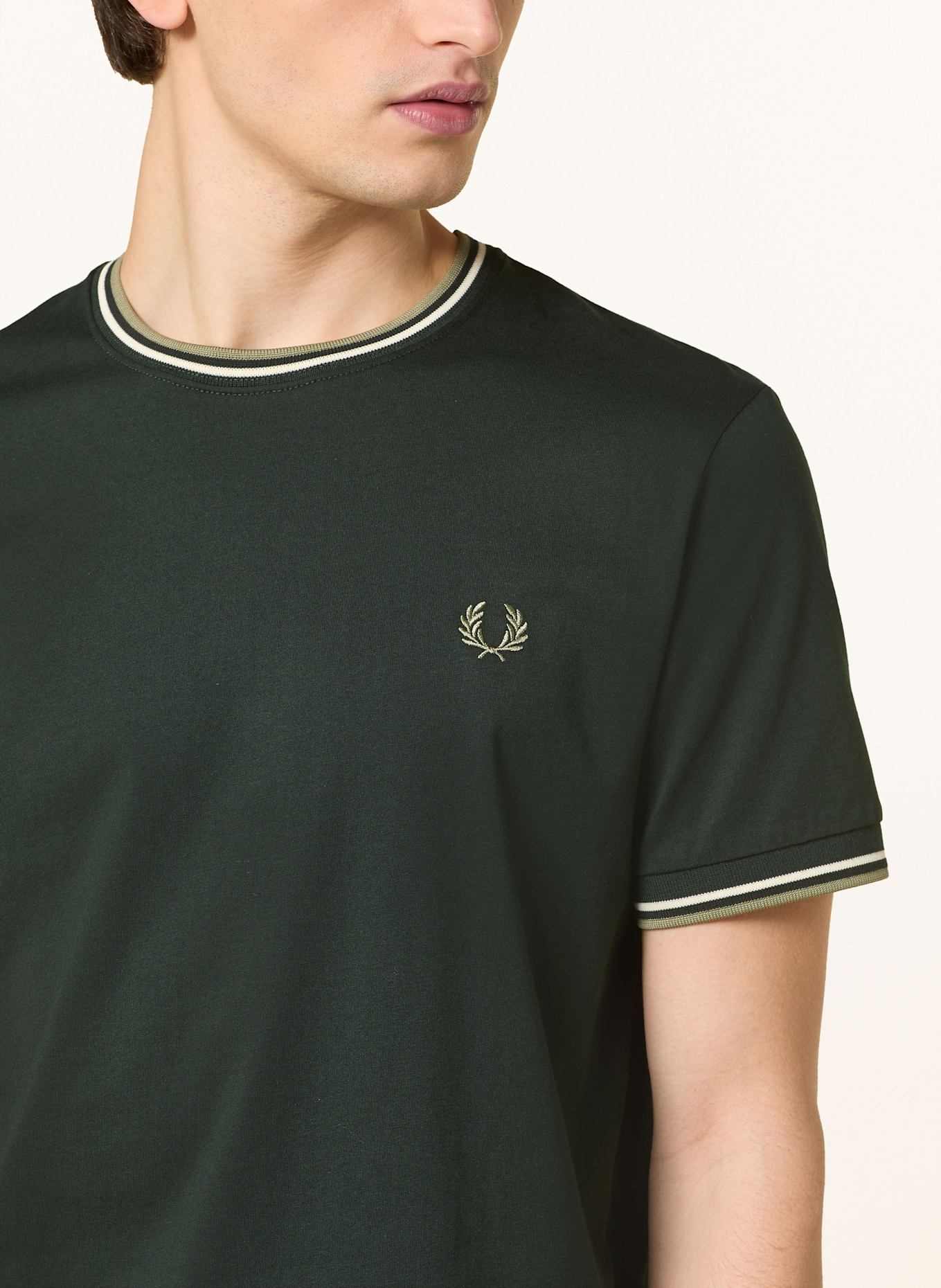 FRED PERRY T-shirt: DARK GREEN / ECRU / OLIVE