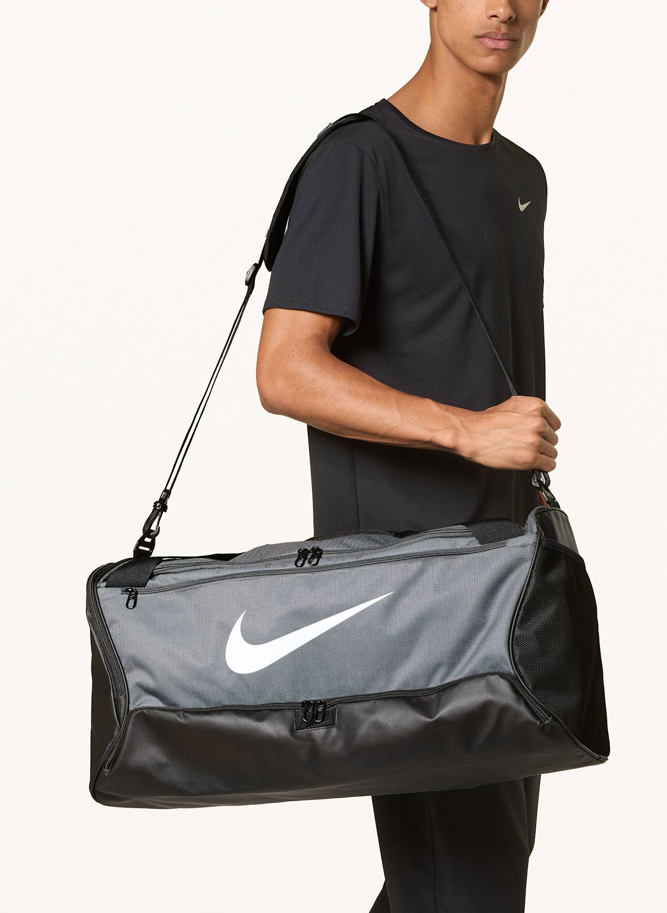 Nike Sporttasche NIKE BRASILIA 9.5: GRAU / SCHWARZ