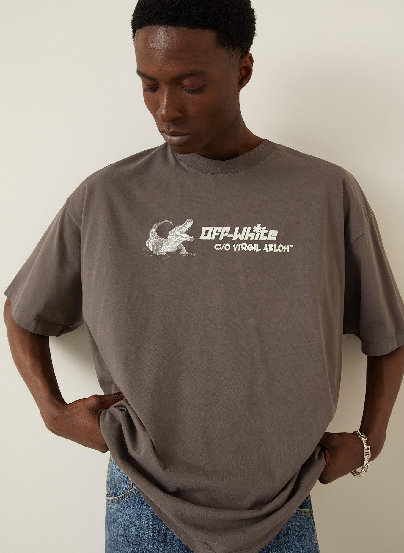 Off-White Tričko WHT: ČERNOŠEDÁ