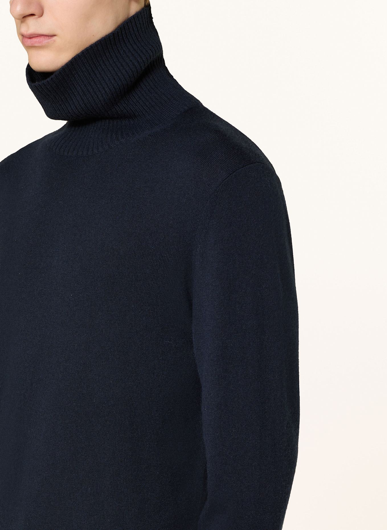 COS Rollkragenpullover: DUNKELBLAU